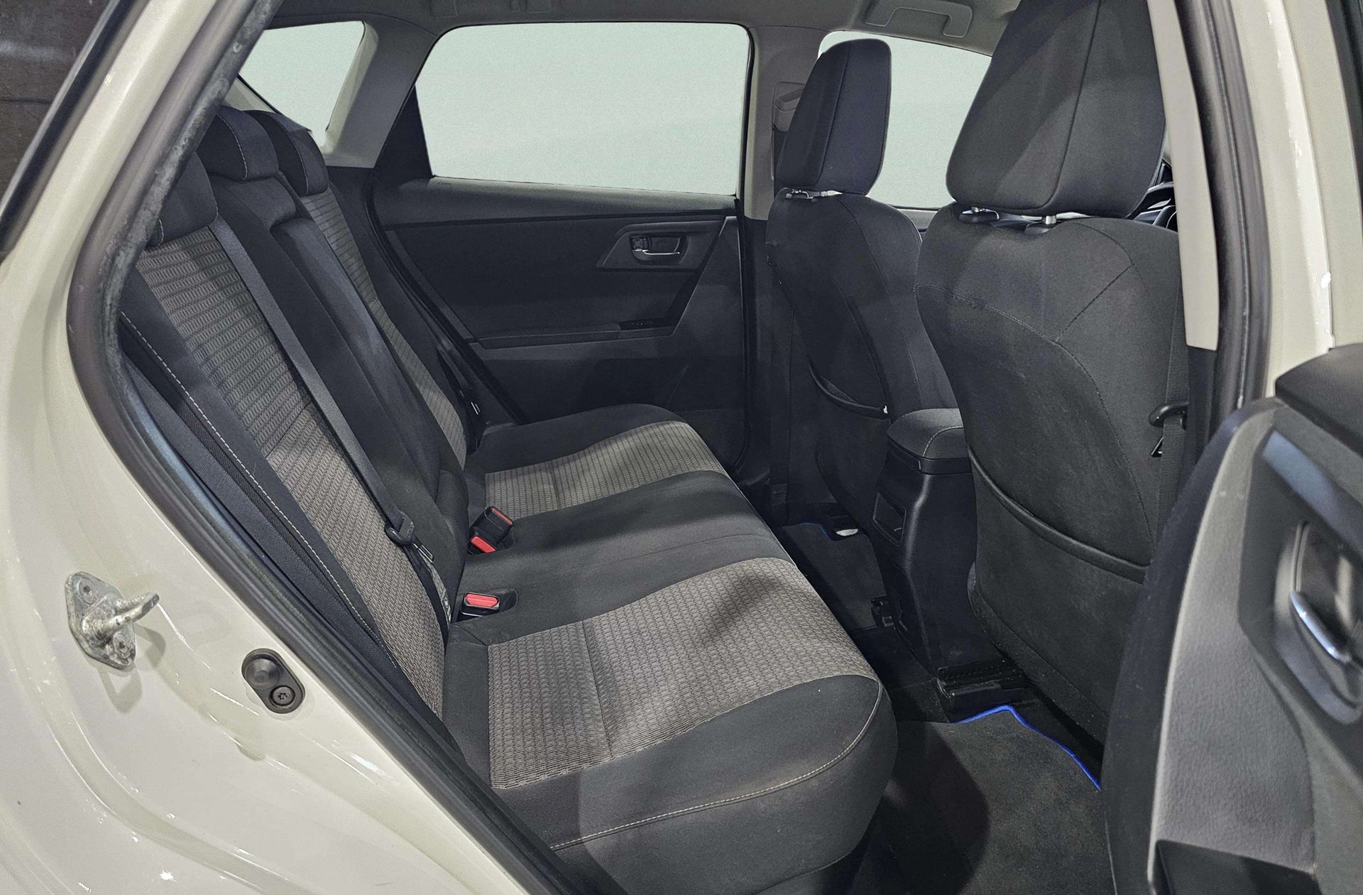 Toyota Auris 140H Hybrid Feel! - foto 17