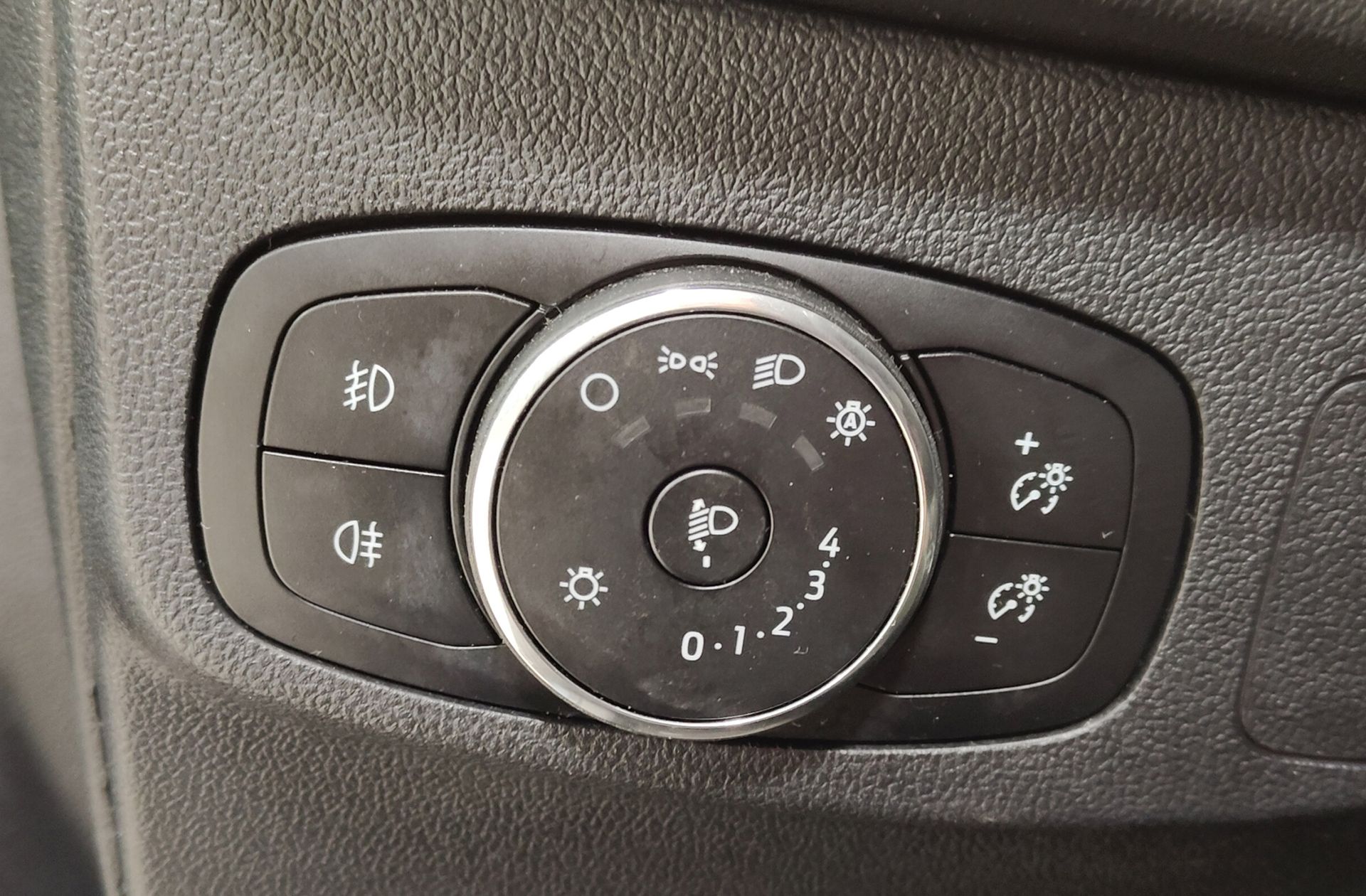 Ford Focus 1.5 EcoBlue Trend+ - foto 19