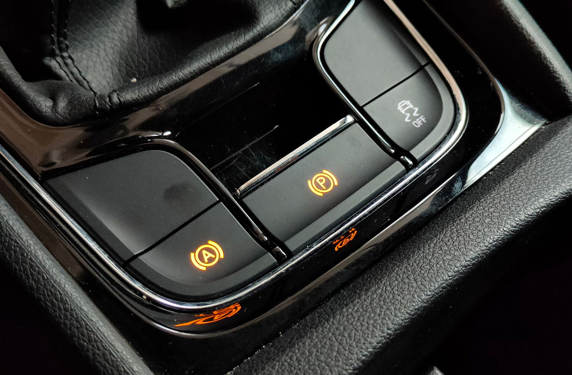 Škoda Karoq 2.0 TDI Selection - foto 30