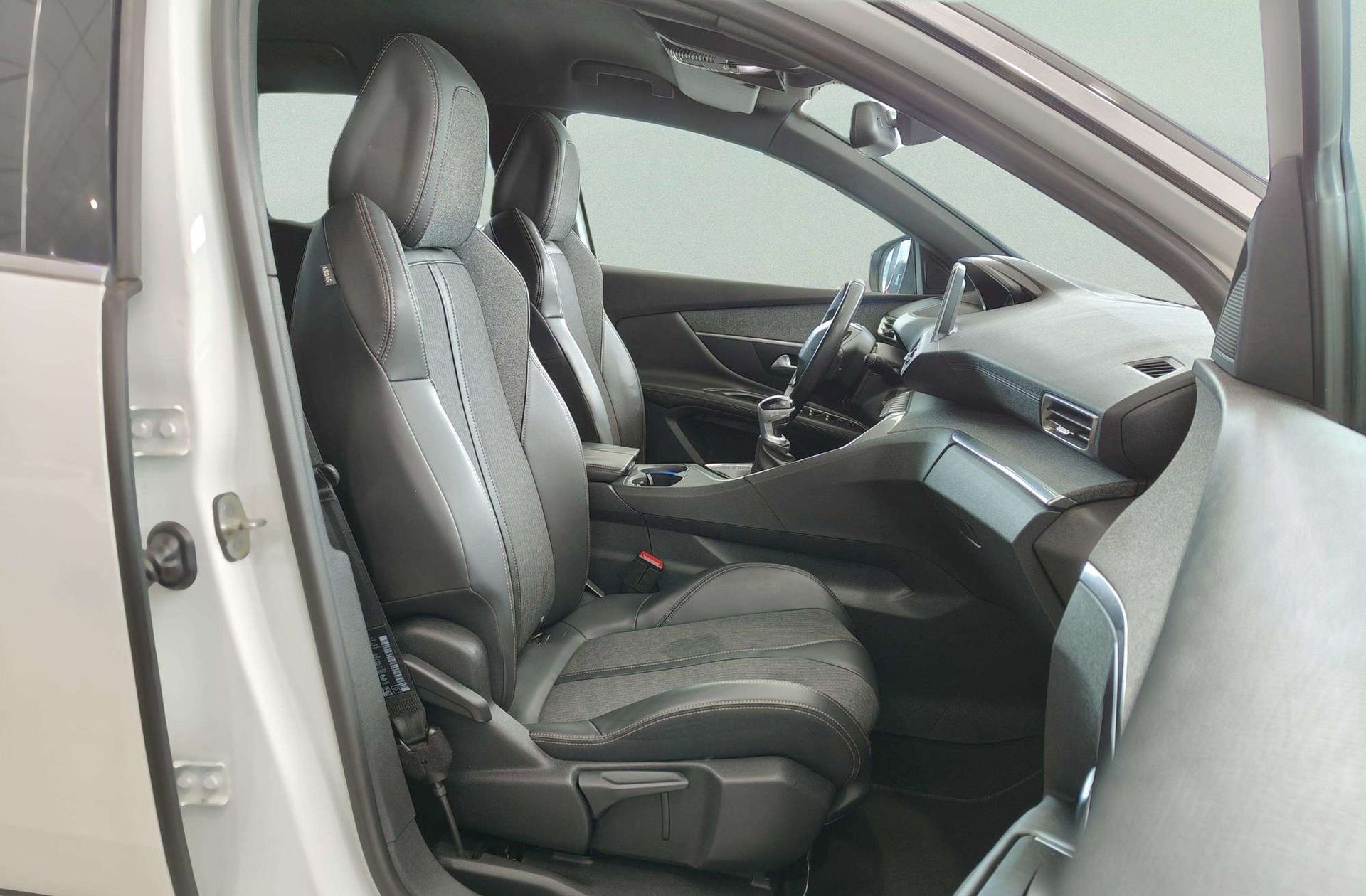 Peugeot 3008 BlueHDi 130 GT Line - foto 26