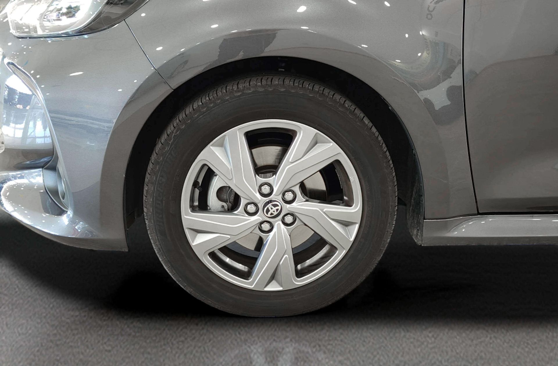 Toyota Yaris 120H Active Plus - foto 29