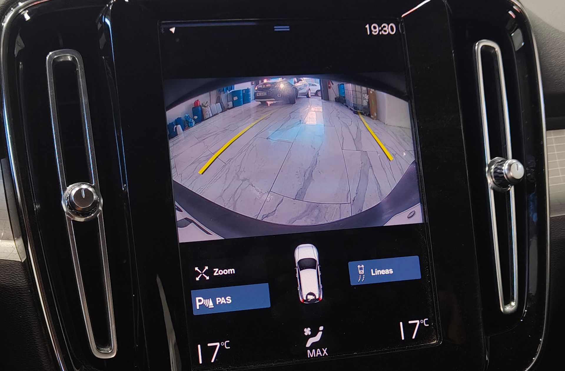 Volvo XC40 T2 Momentum Pro - foto 8