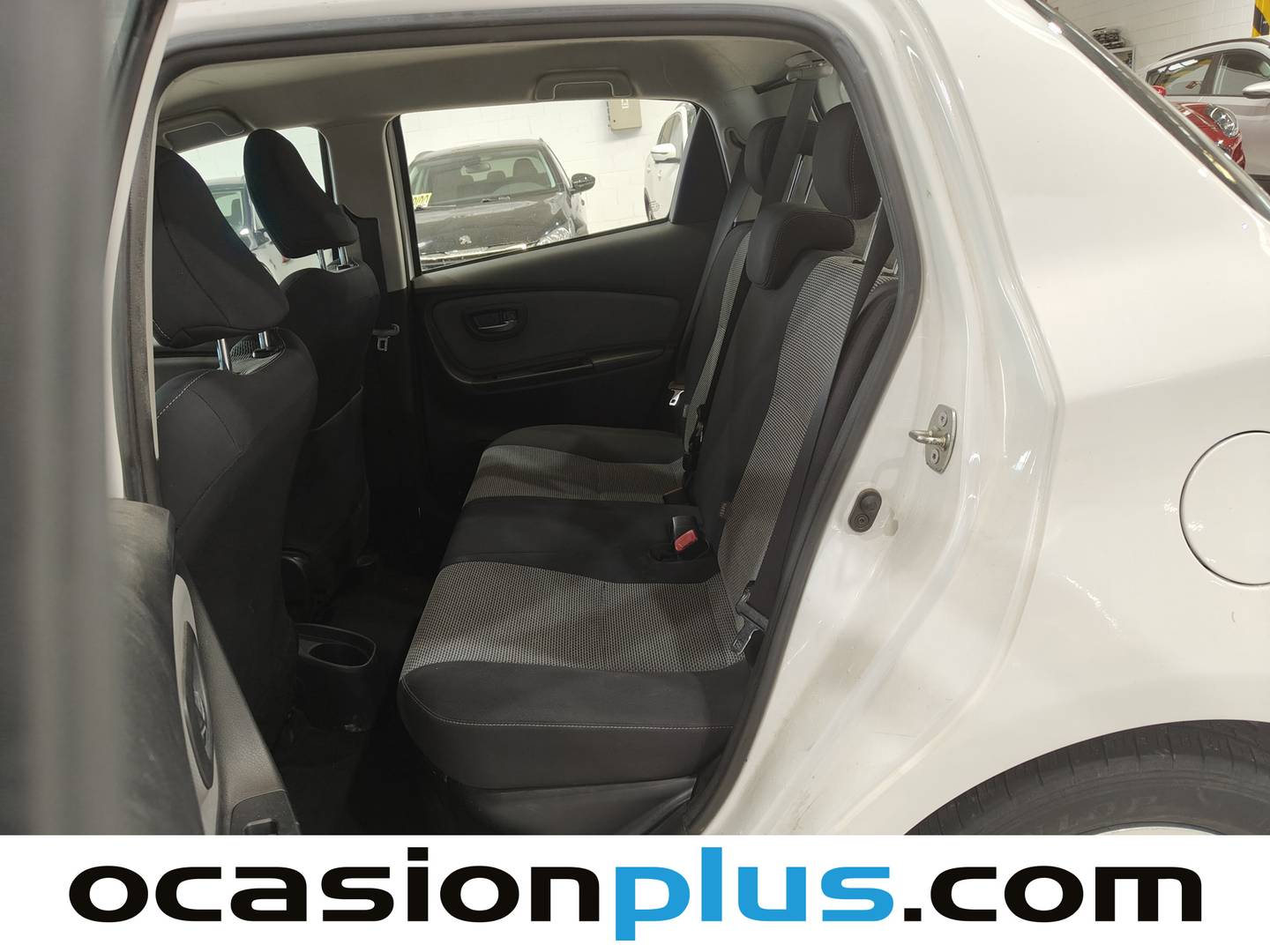 Foto asientos traseros Toyota Yaris Toyota Yaris 1.5 Hybrid Active (100 CV)
