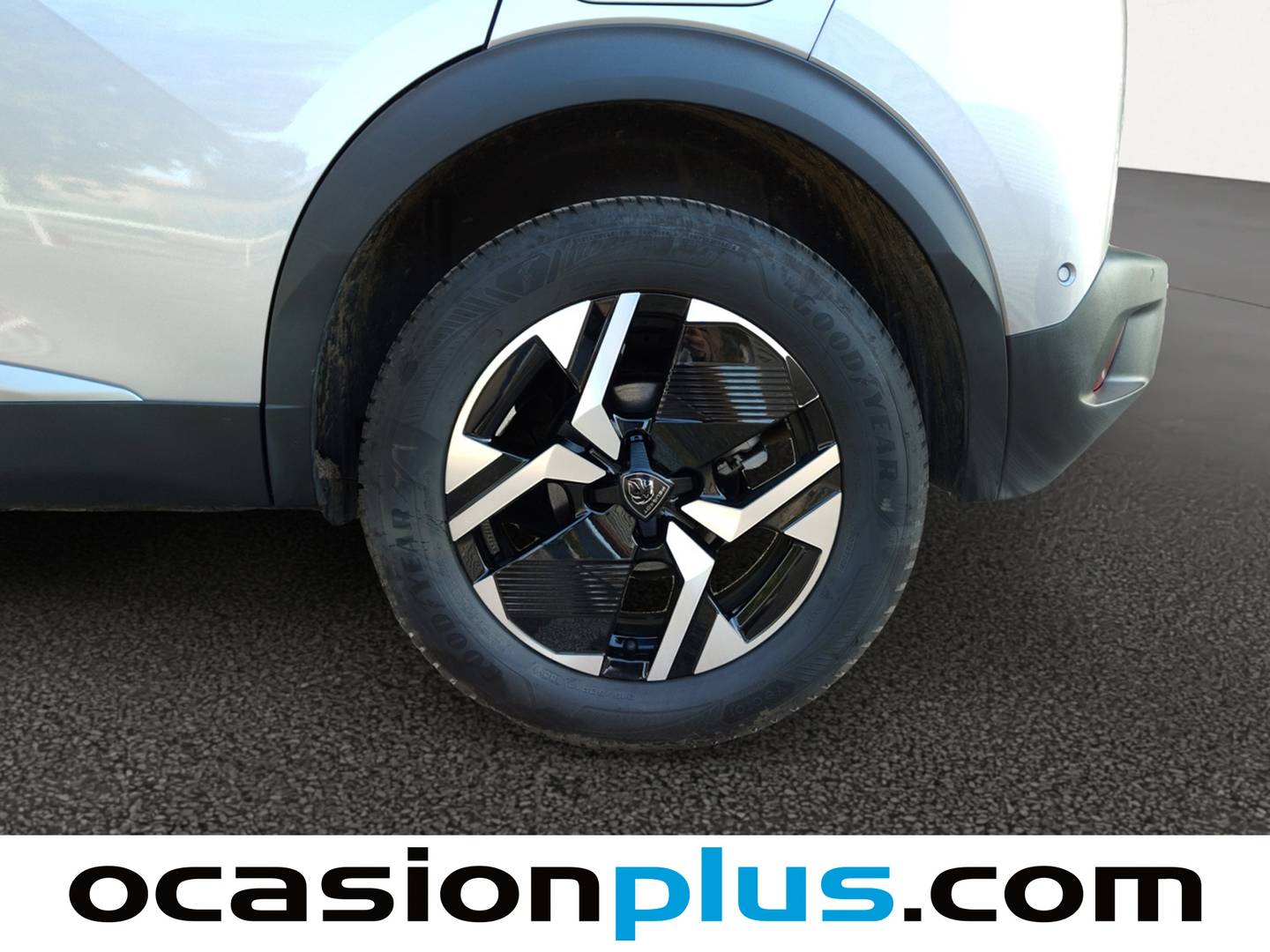 Foto Peugeot 2008 Peugeot 2008 Allure Hybrid eDCS6 (136 CV)