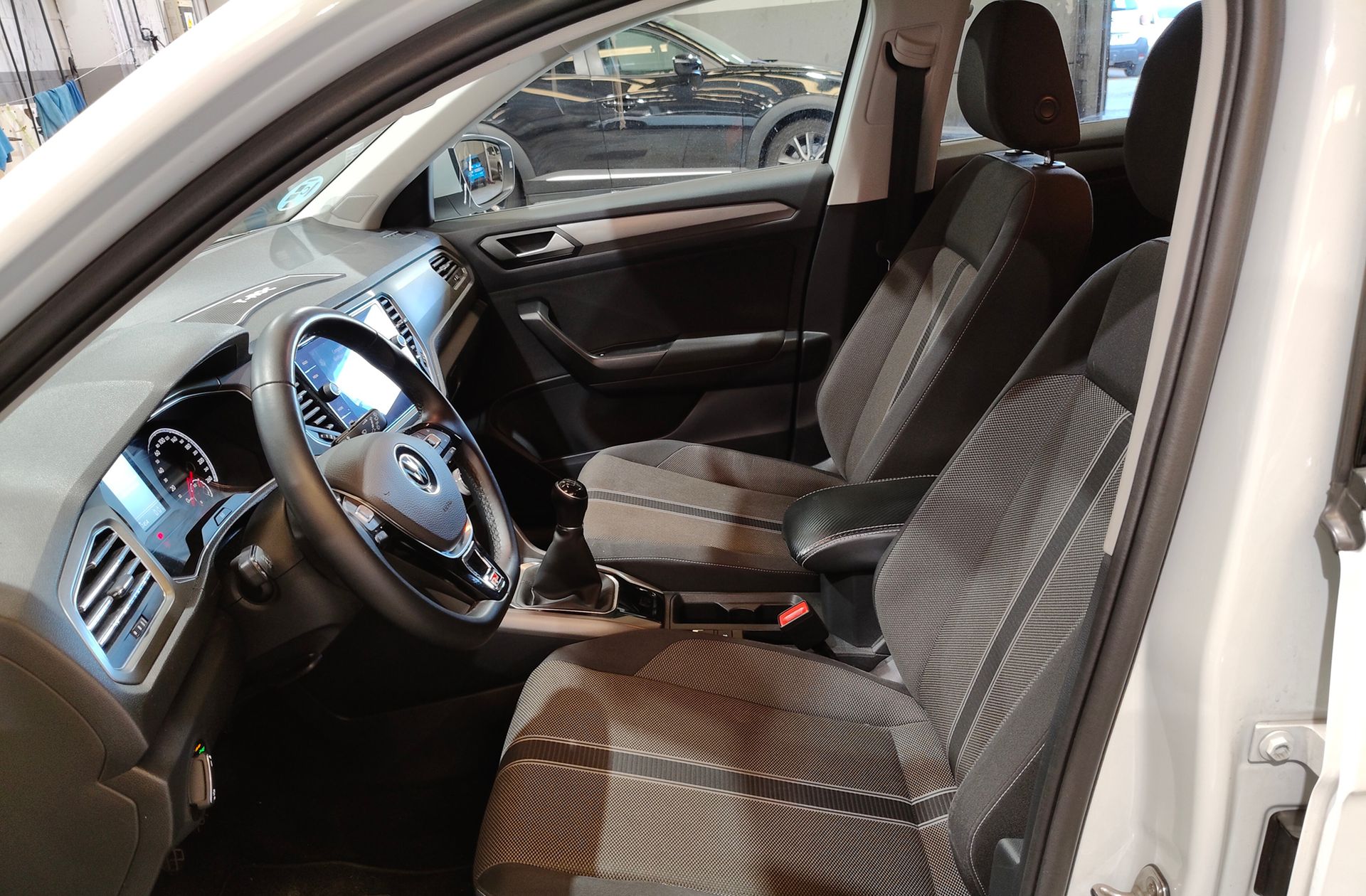Volkswagen T-Roc Advance R-Line 1.0 TSI - foto 10