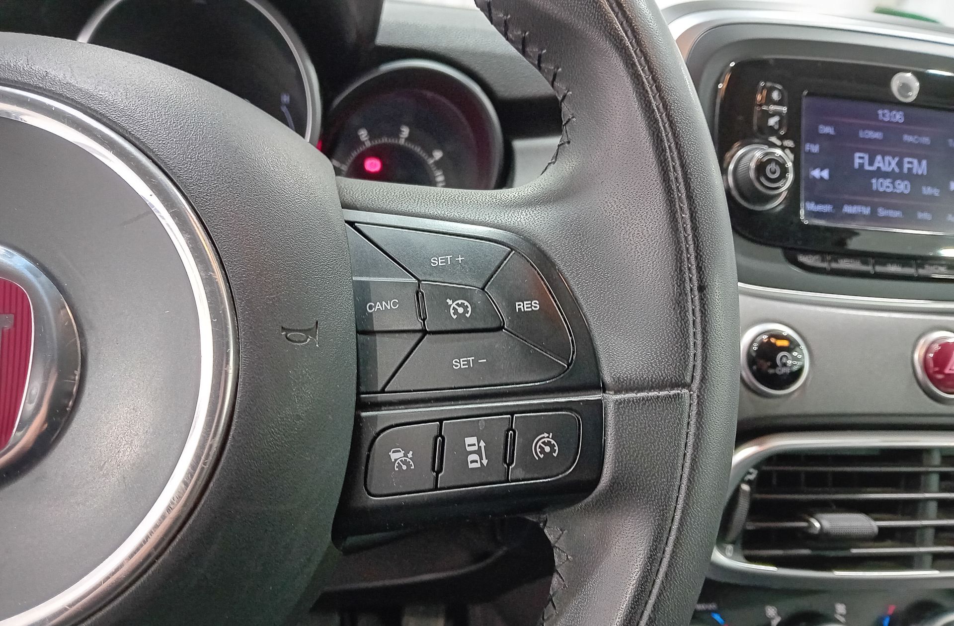 Fiat 500X 1.6 MJT Cross Plus 4x2 - foto 25