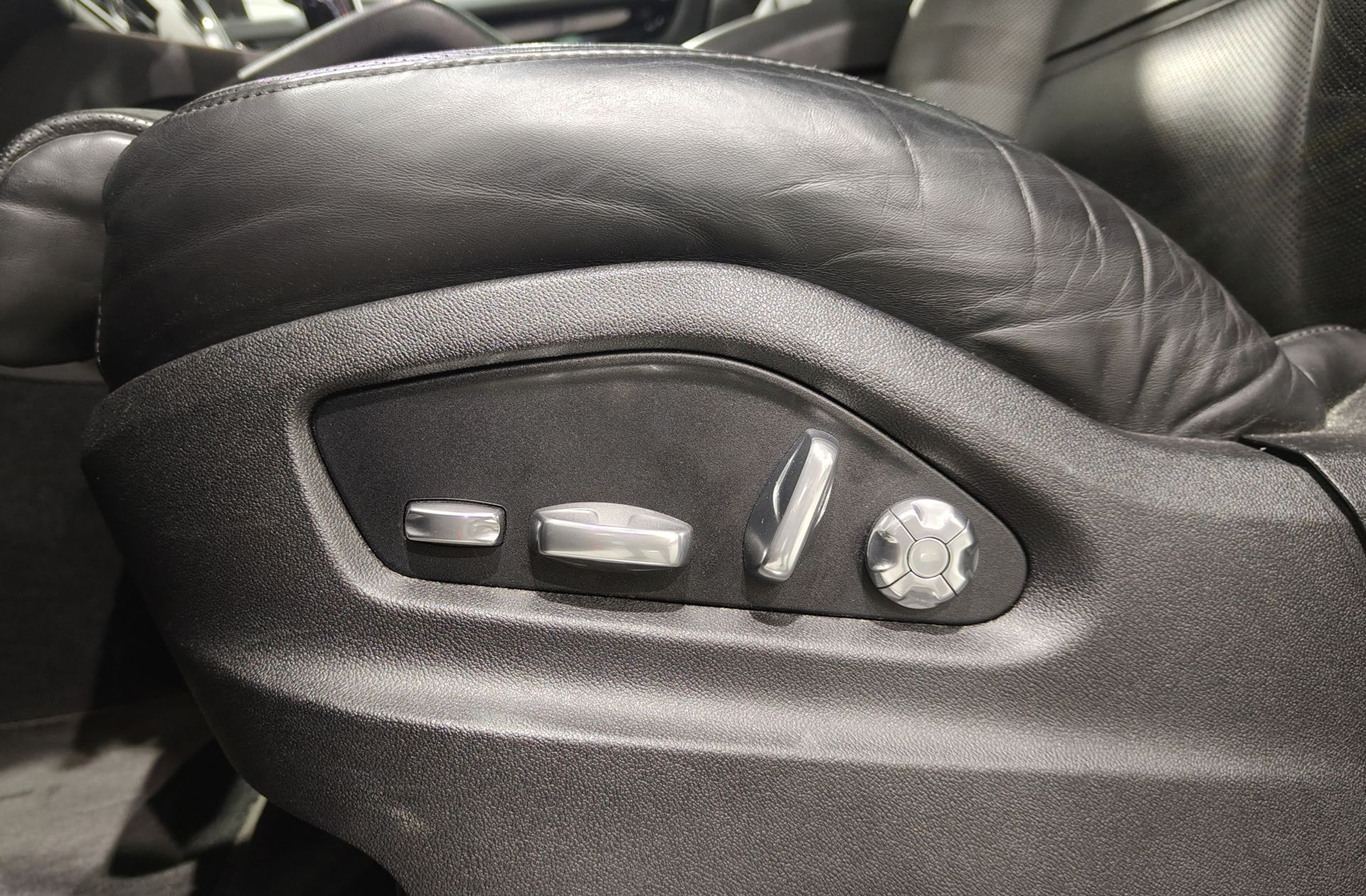 Porsche Cayenne - foto 13