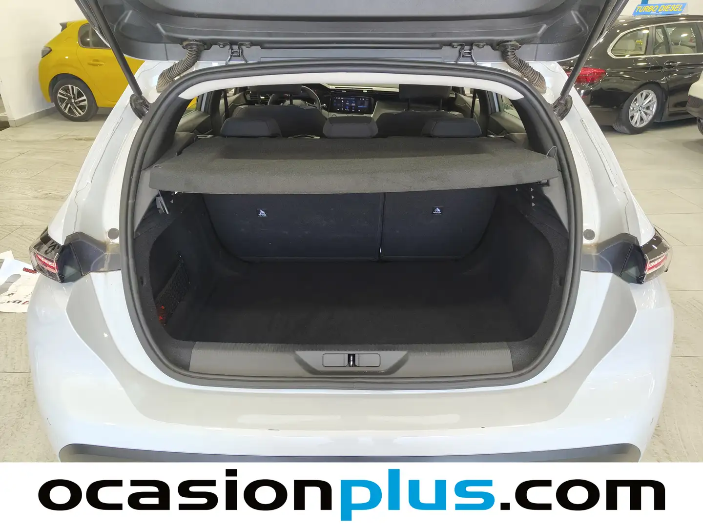 Foto Peugeot 308 Peugeot 308 PureTech 130 S&S Active Pack EAT8  (130 CV)