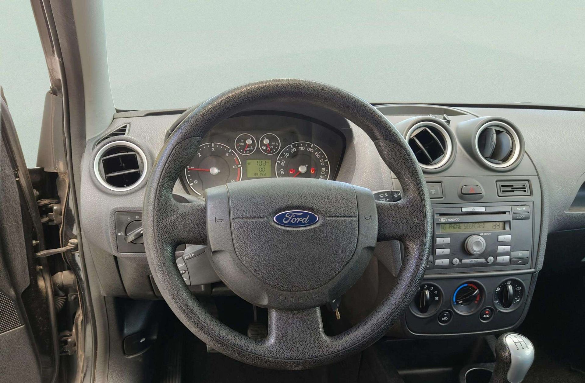 Ford Fiesta 1.6 TDCi Coupé Trend - foto 18