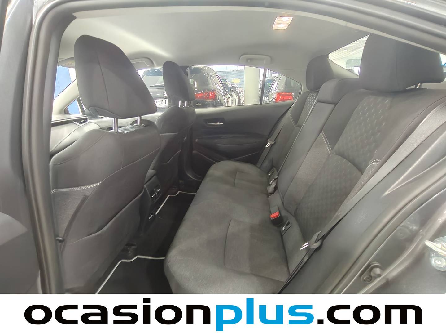 Foto asientos traseros Toyota Corolla Toyota Corolla 140H Style (140 CV)