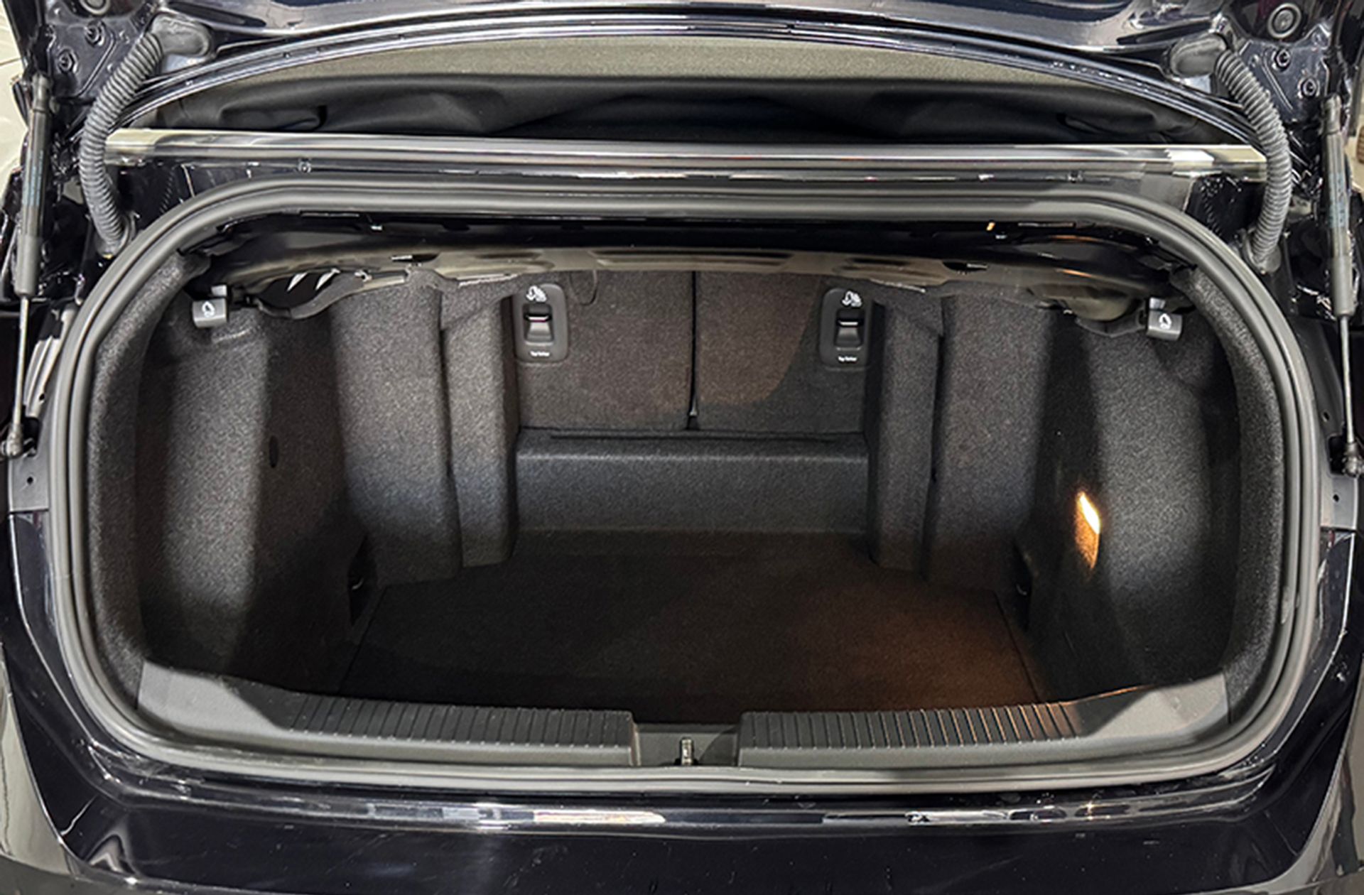Volkswagen T-Roc Cabrio R-Line 1.5 TSI - foto 18