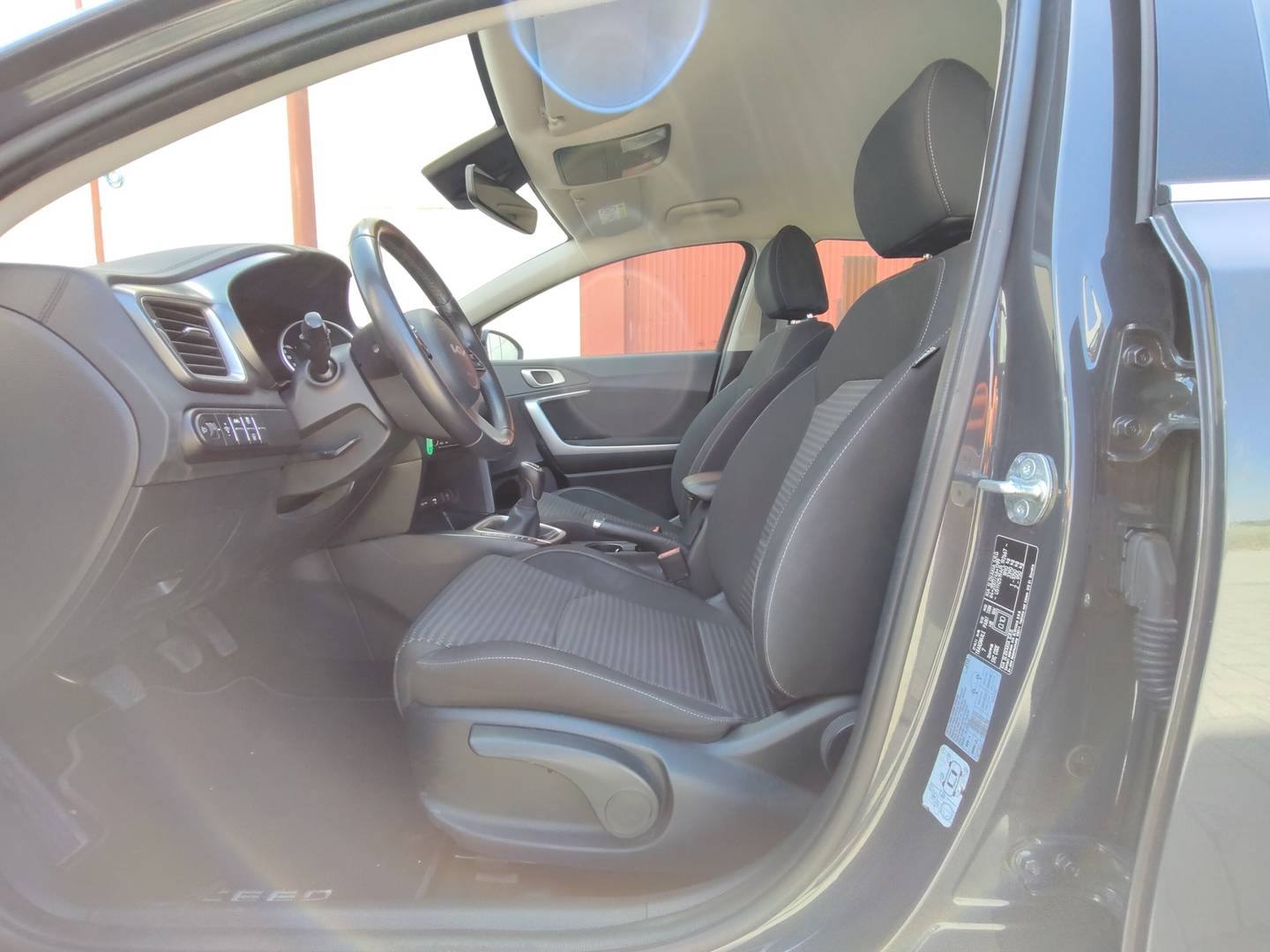 Foto asientos delanteros KIA Ceed KIA Ceed 1.6 MHEV iMT Drive (136 CV)