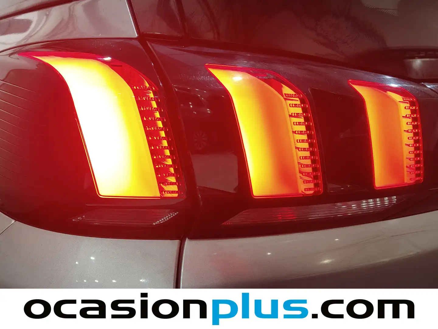 Foto Peugeot 5008 Peugeot 5008 PureTech 130 S&S Allure Pack EAT8 (130 CV)