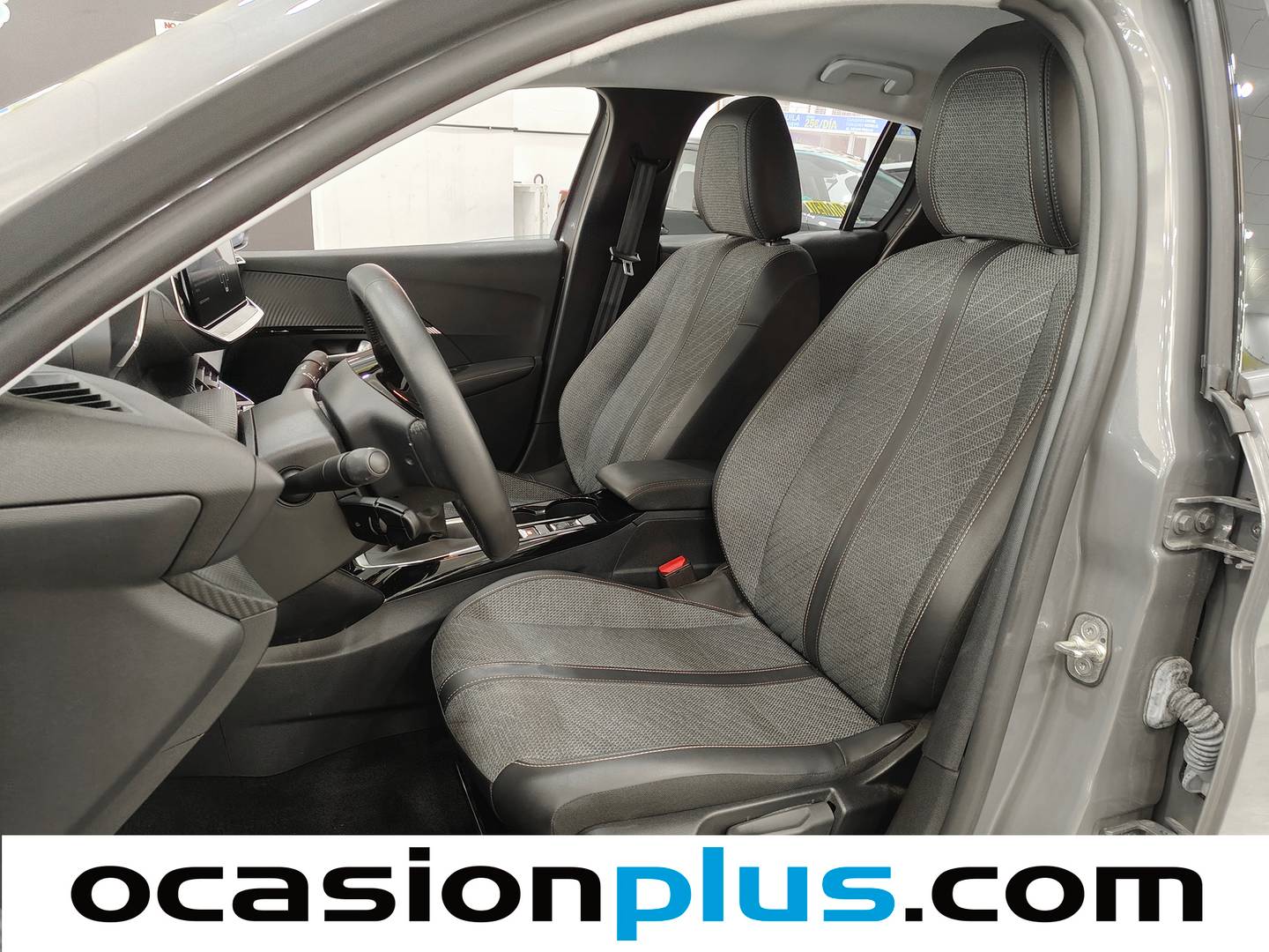 Foto asientos delanteros Peugeot 208 Peugeot 208 PureTech 100 Allure (100 CV)