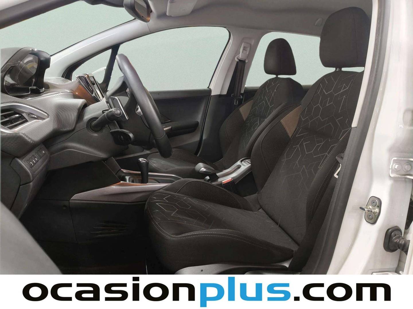 Foto asientos delanteros Peugeot 2008 Peugeot 2008 e-HDI 92 Active ETG6 (92 CV)