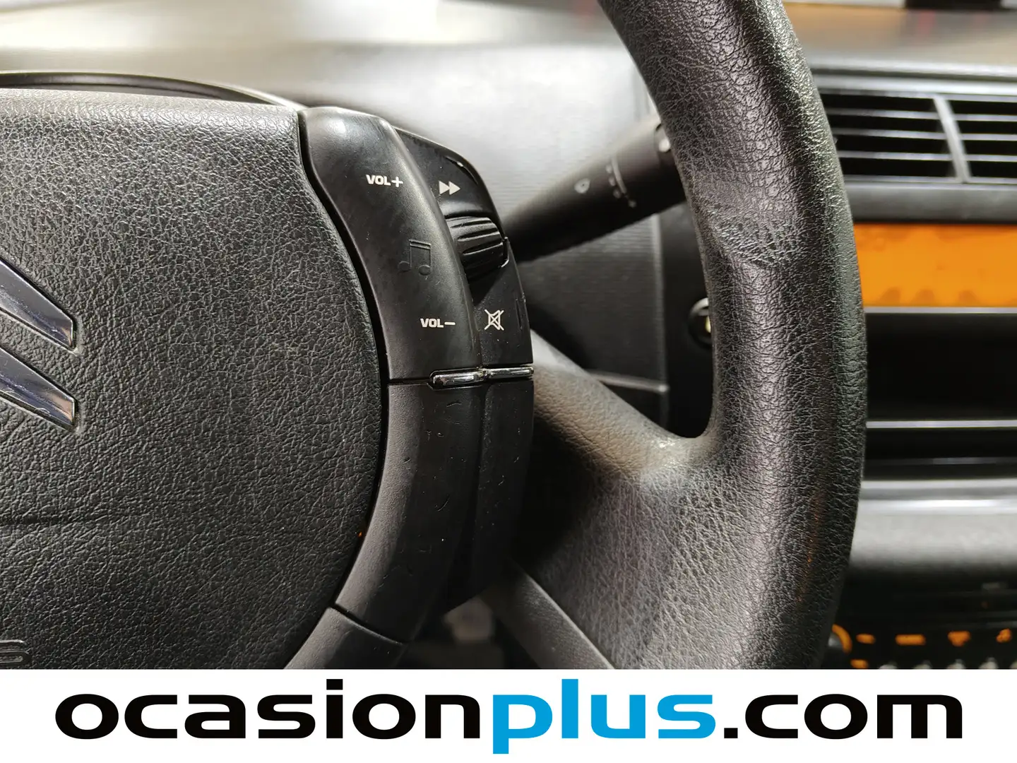 Foto Citroën C4 Citroen C4 1.4i 16v LX (90 CV)