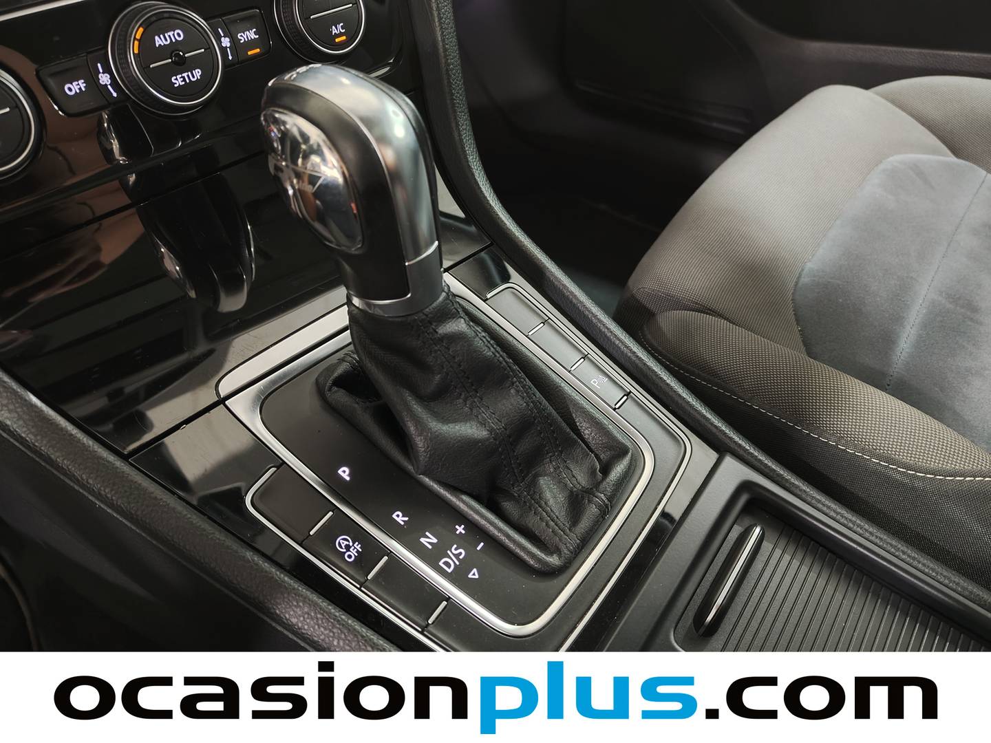 Volkswagen Golf Volkswagen Golf Sport 2.0 TDI BMT (150 CV) PACK R-LINE de segunda mano