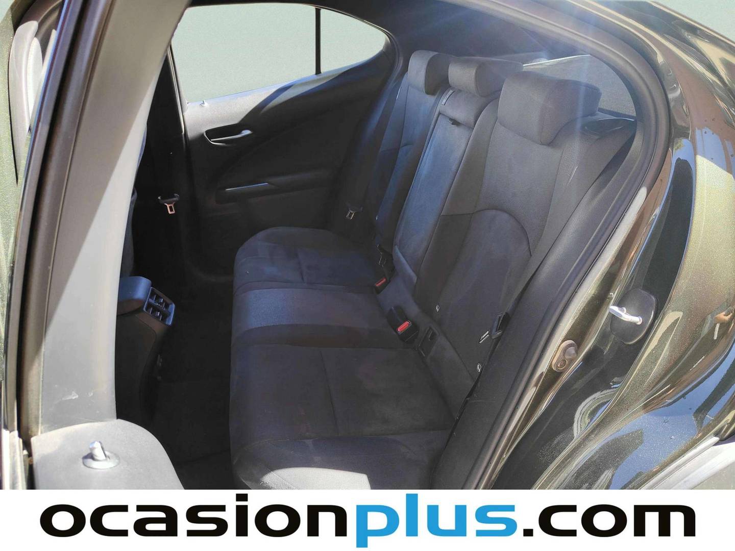 Foto asientos traseros Lexus UX Lexus UX UX 250h Premium (184 CV)