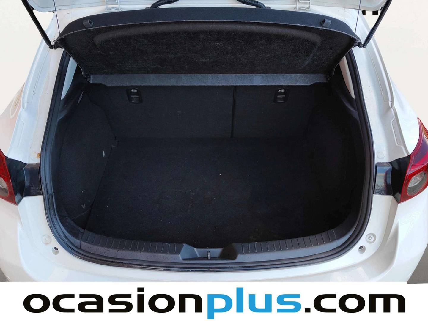 Fotos maletero Mazda Mazda3 Mazda Mazda 3 2.2 DE MT Luxury (150 CV)