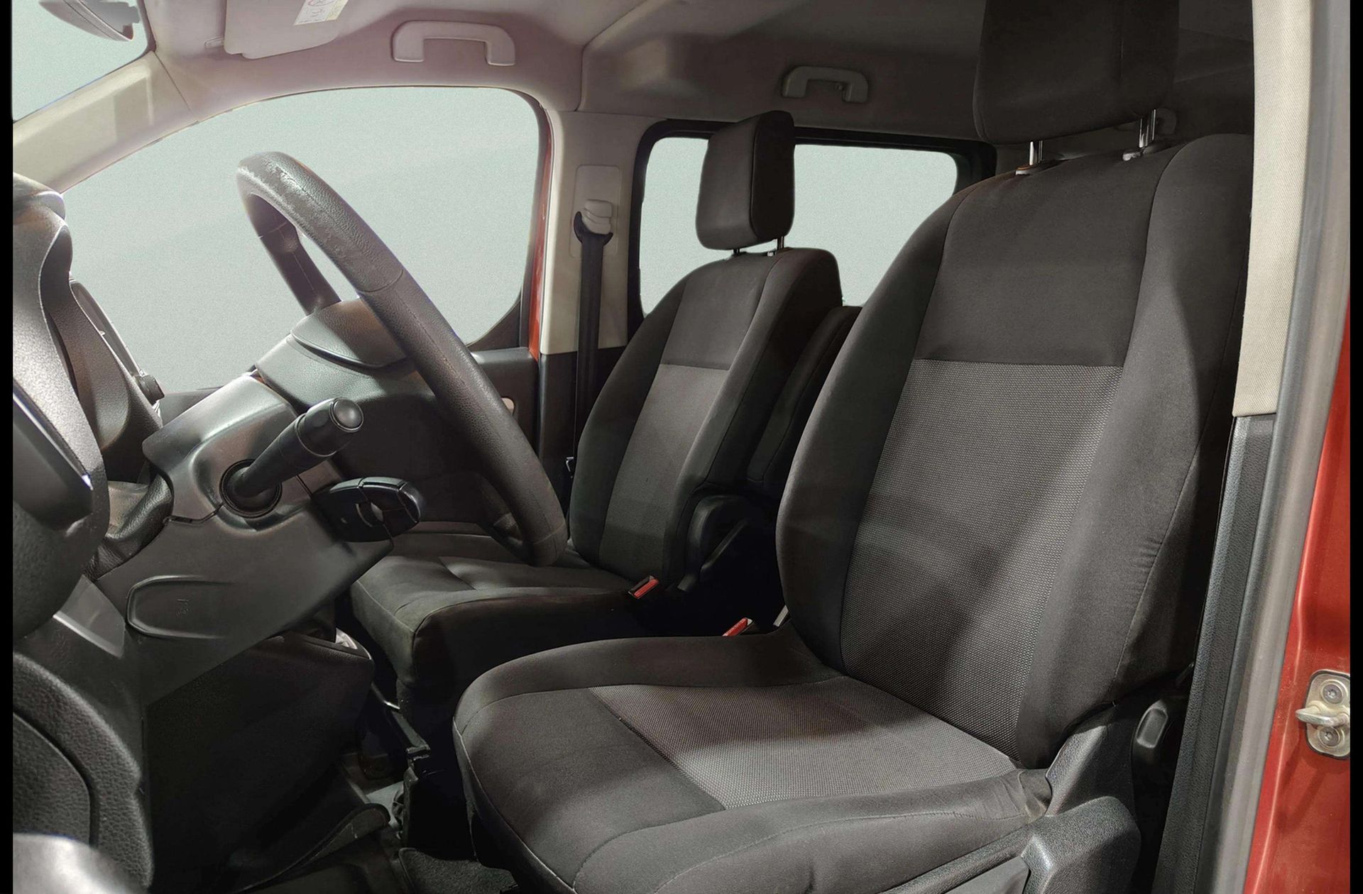 Peugeot Traveller 2.0 BlueHDi Business Standard 8 plazas - foto 11