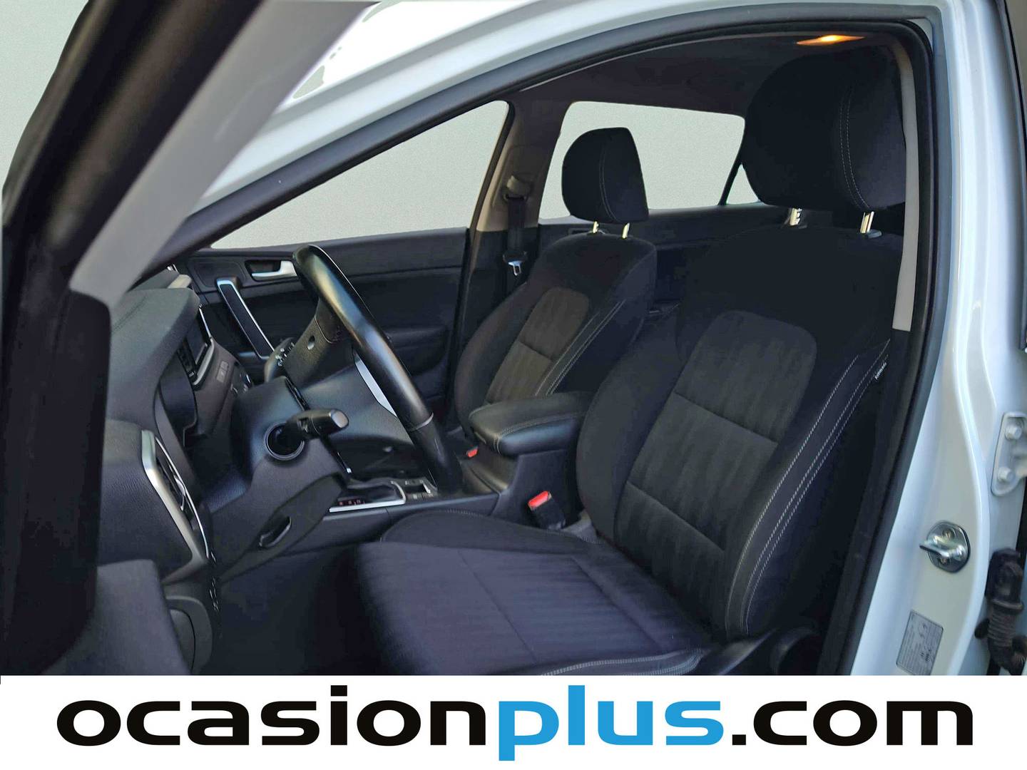 Foto asientos delanteros KIA Sportage KIA Sportage 1.6 CRDi Business 4x2 DCT (136 CV)