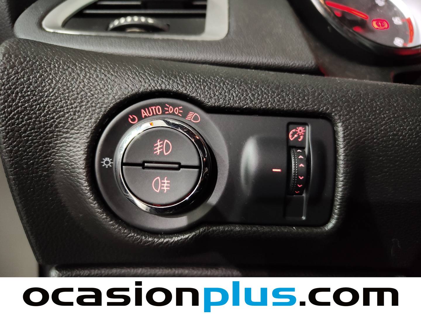 Extras del Opel Astra Opel Astra GTC 1.7 CDTI Sportive (130 CV)