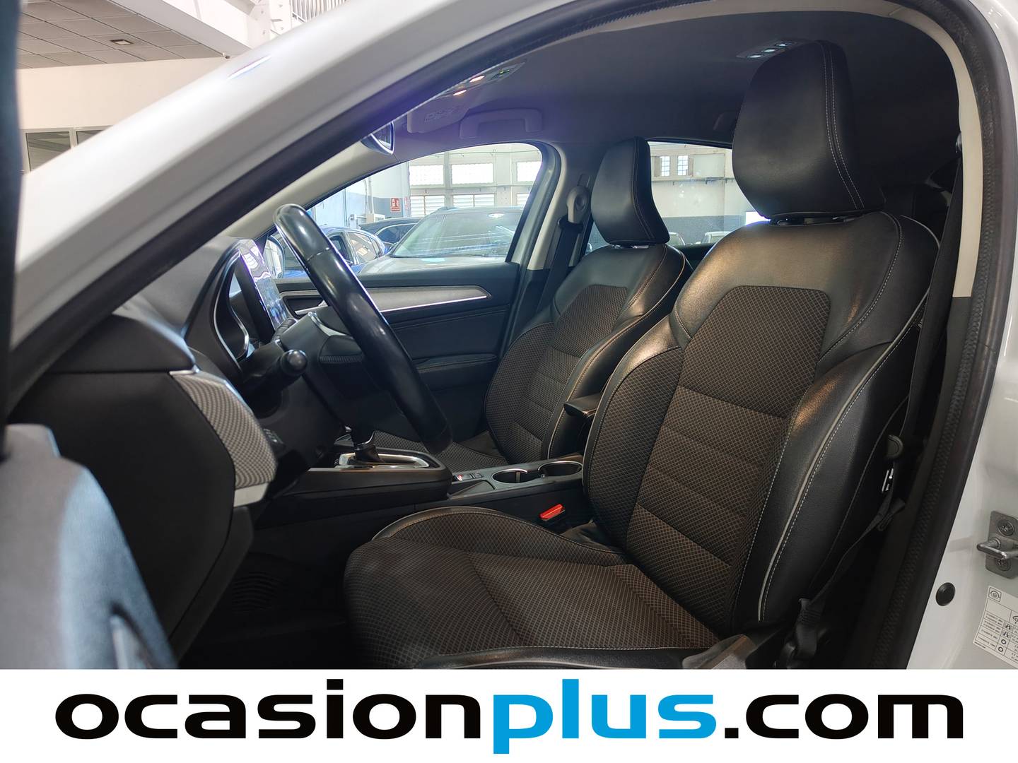 Foto asientos delanteros Renault Arkana Renault Arkana Zen E-Tech Híbrido (145 CV)