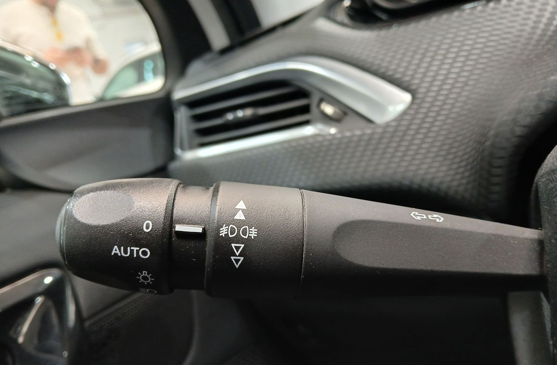 Peugeot 208 PureTech 110 Allure EAT6 - foto 24
