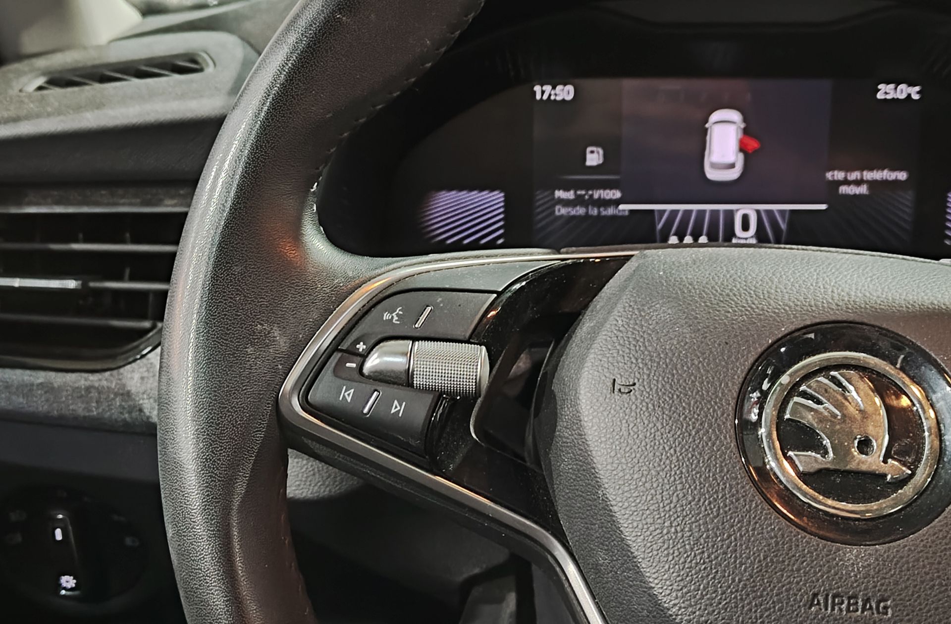 Škoda Kamiq 1.0 TSI Selection - foto 22