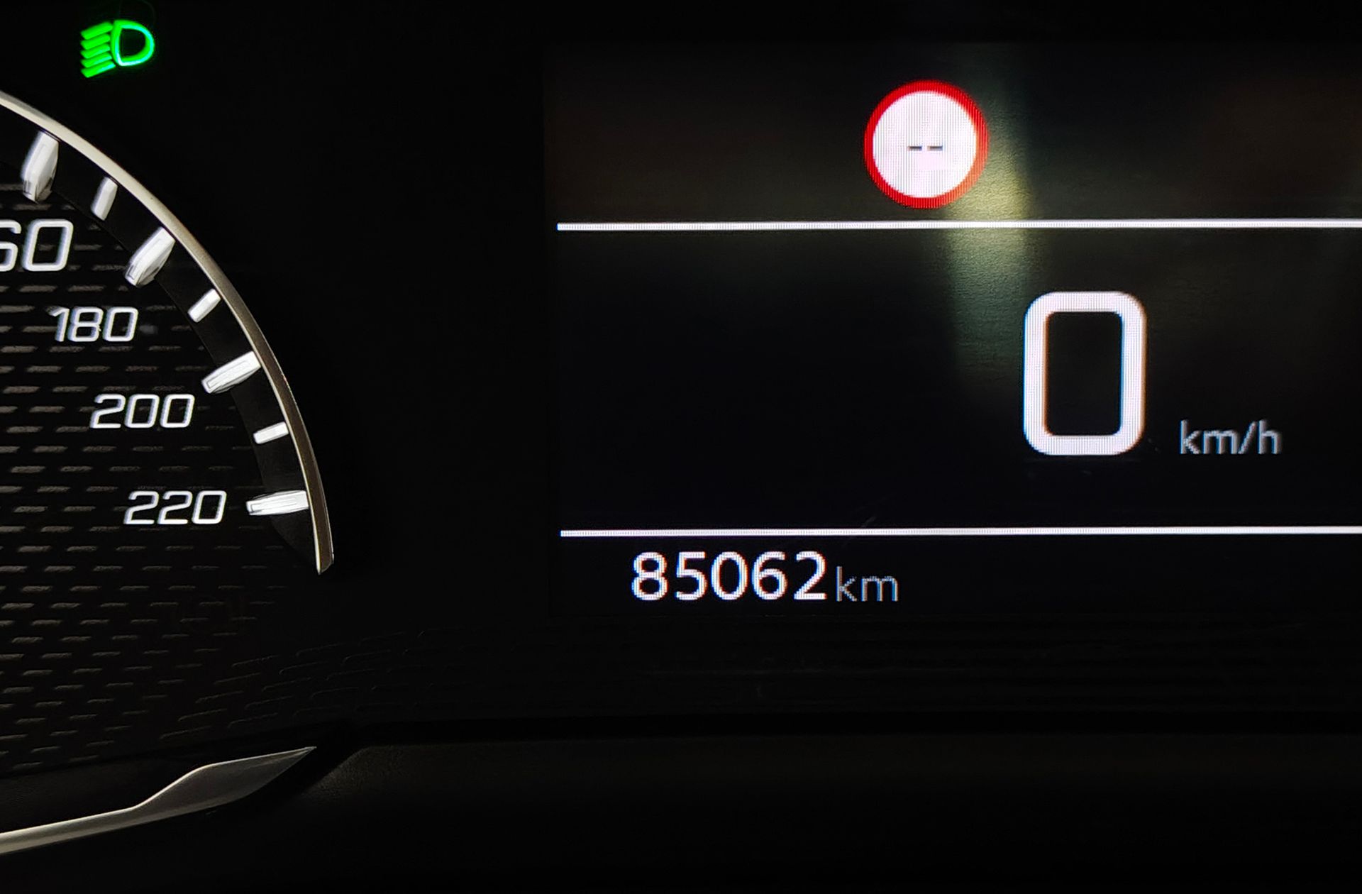 Peugeot 208 PureTech 100 Allure - foto 9