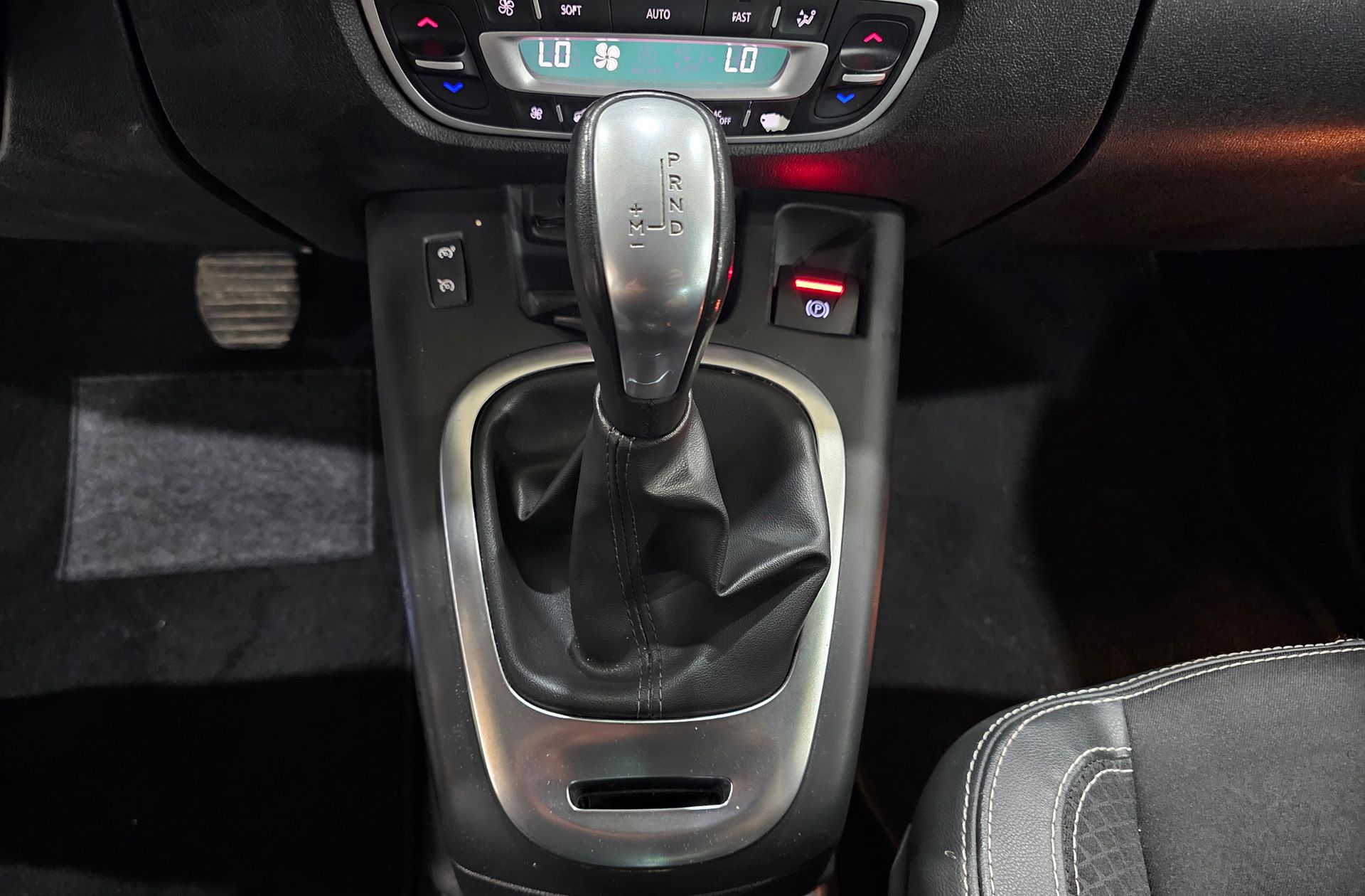 Renault Scénic dCi 110 Bose EDC Euro6 - foto 6