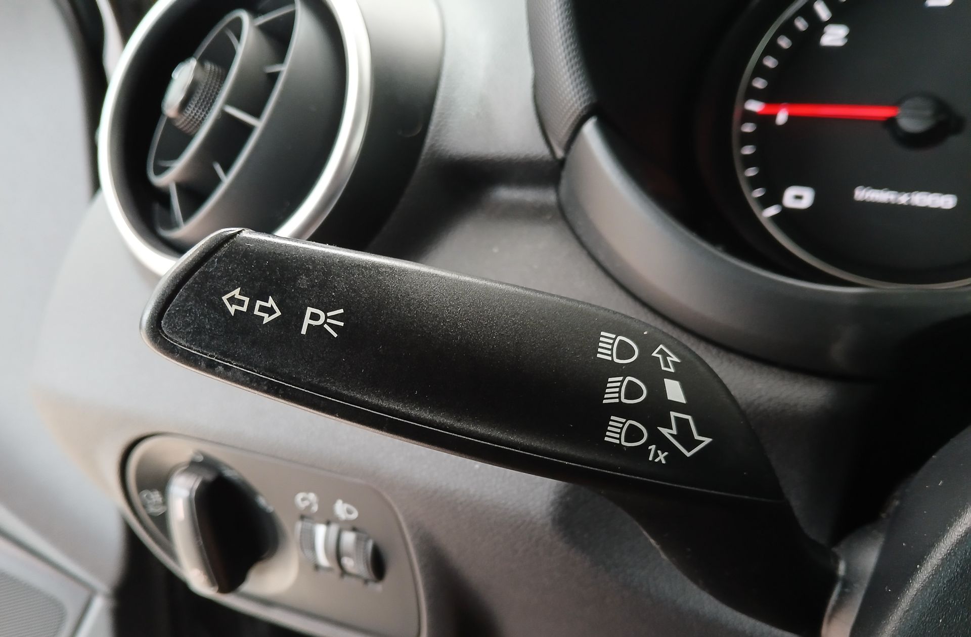 Audi A1 Sportback Attraction 1.4 TDI - foto 19