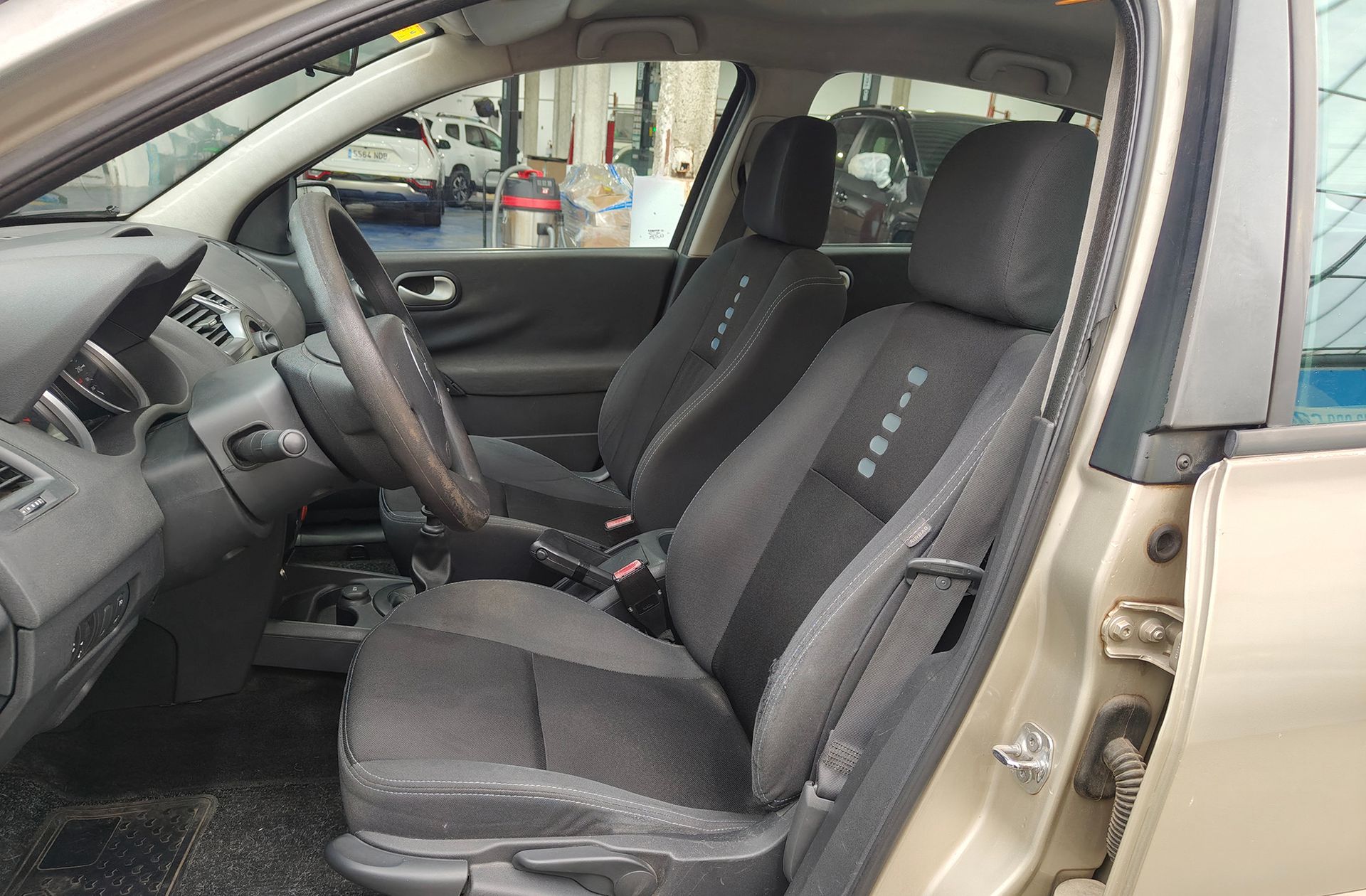 Renault Mégane Sedan Emotion dCi - foto 9