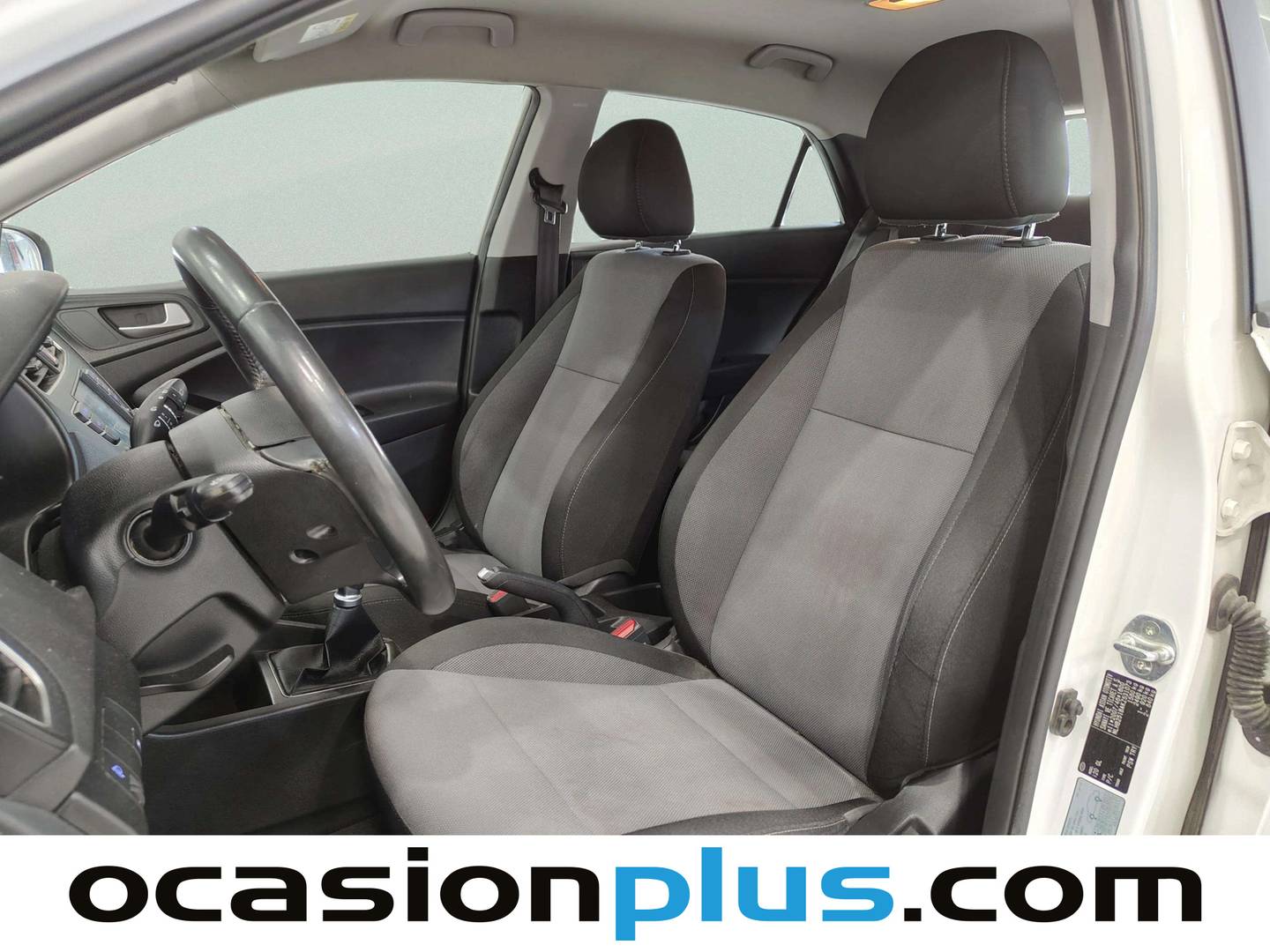Foto asientos delanteros Hyundai i20 Hyundai i20 1.2 MPI Essence LE (75 CV)
