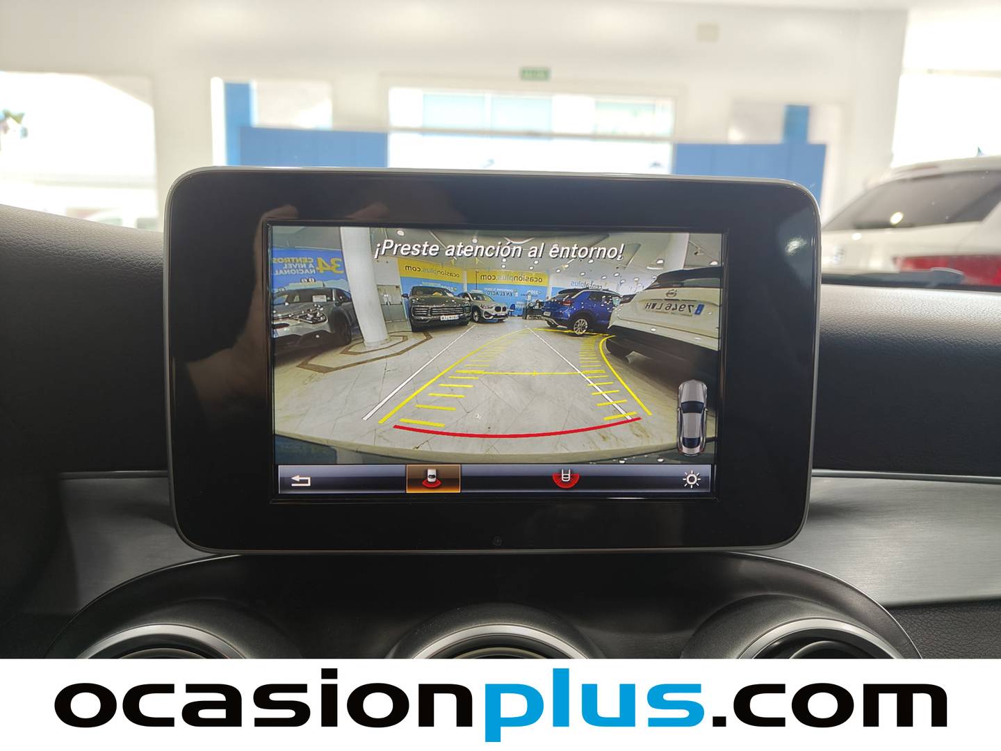 Equipamiento del Mercedes Clase C Mercedes-Benz Clase C Coupe 300 AMG Line (245 CV)