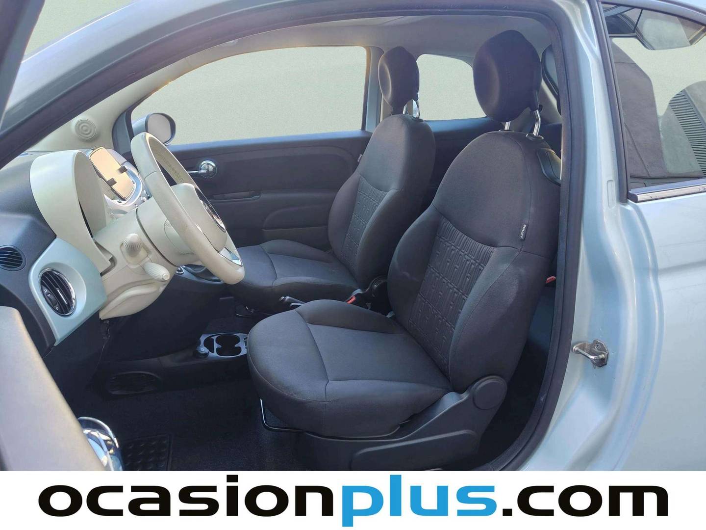 Foto asientos delanteros Fiat 500 Fiat 500 1.0 Hybrid Dolcevita (70 CV)