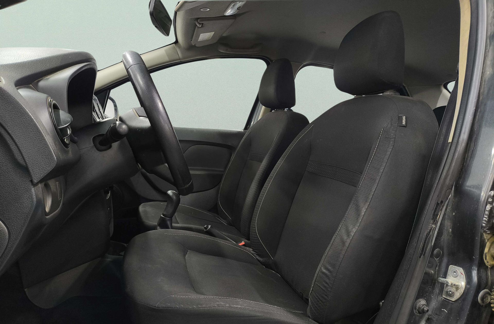 Dacia Logan Essential 1.0 - foto 6