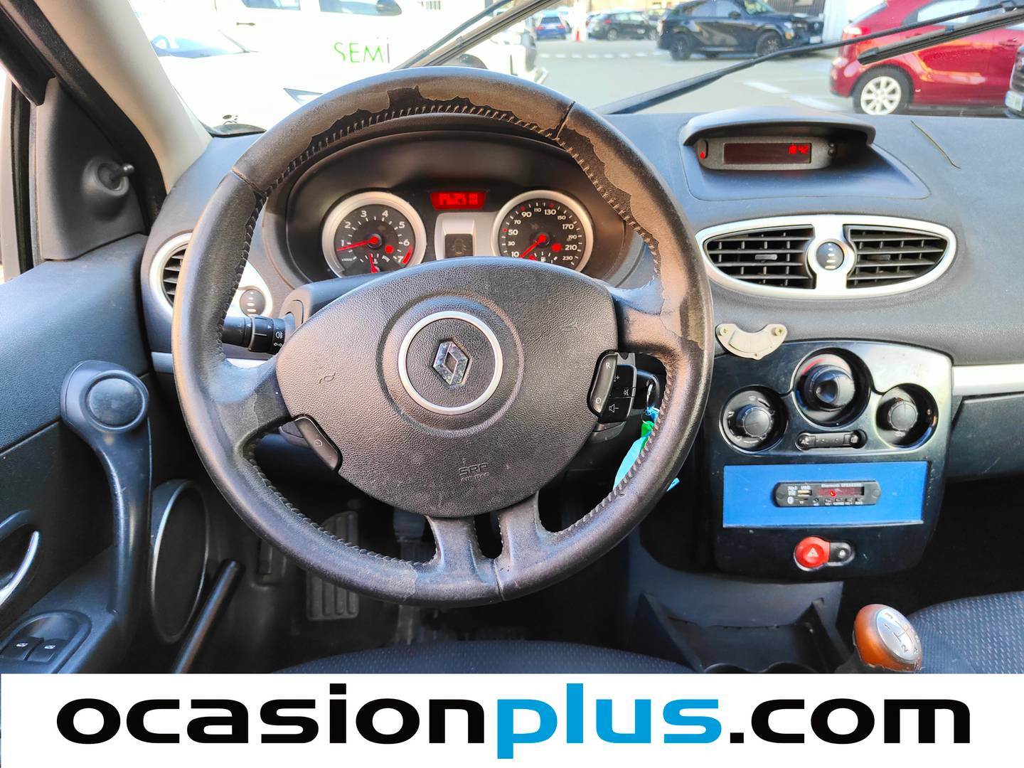 Extras y acabados del Renault Clio Renault Clio 1.4 16v Emotion (100 CV)