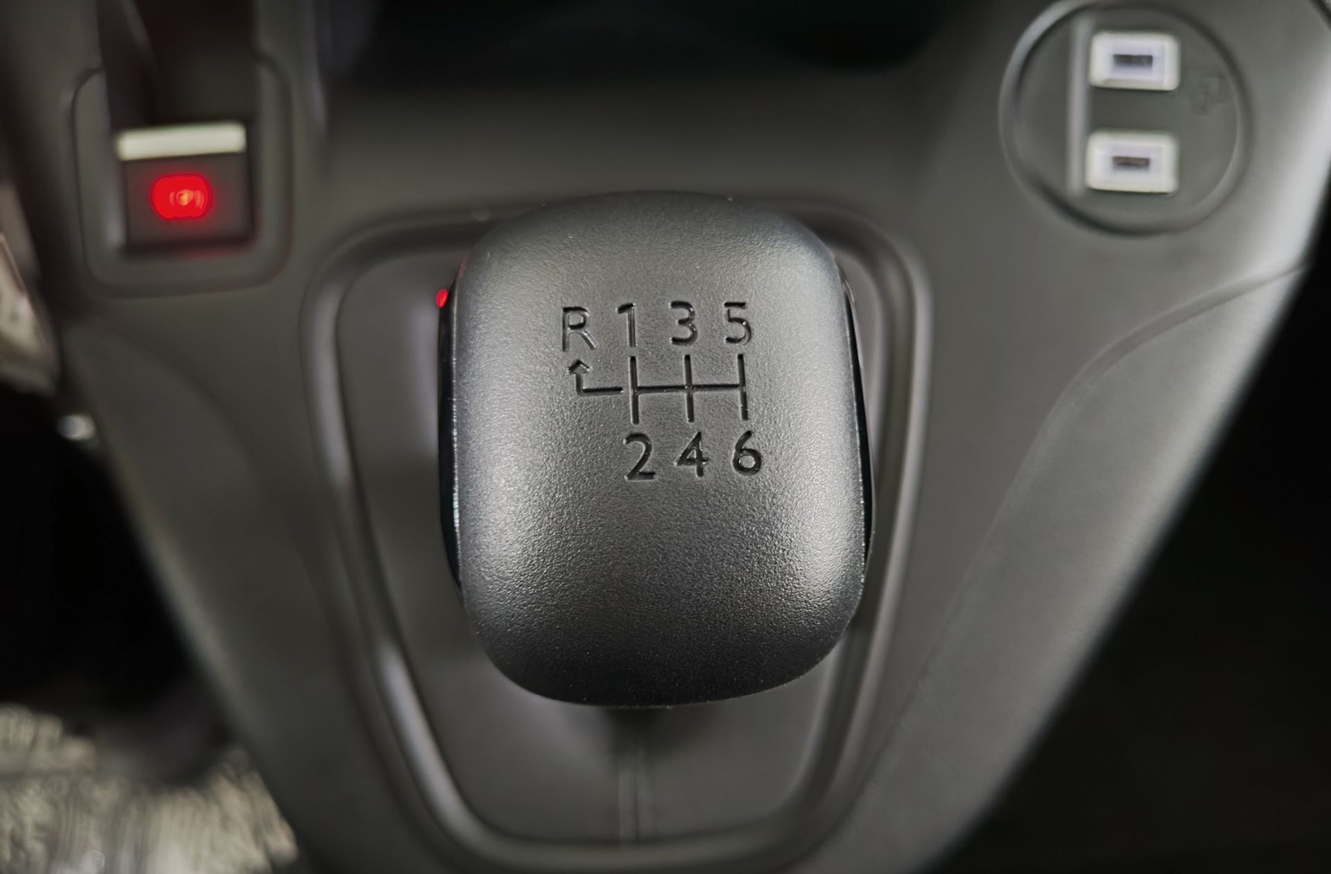 Fiat Doblò Furgon Furgón BlueHDi 100 M - foto 5