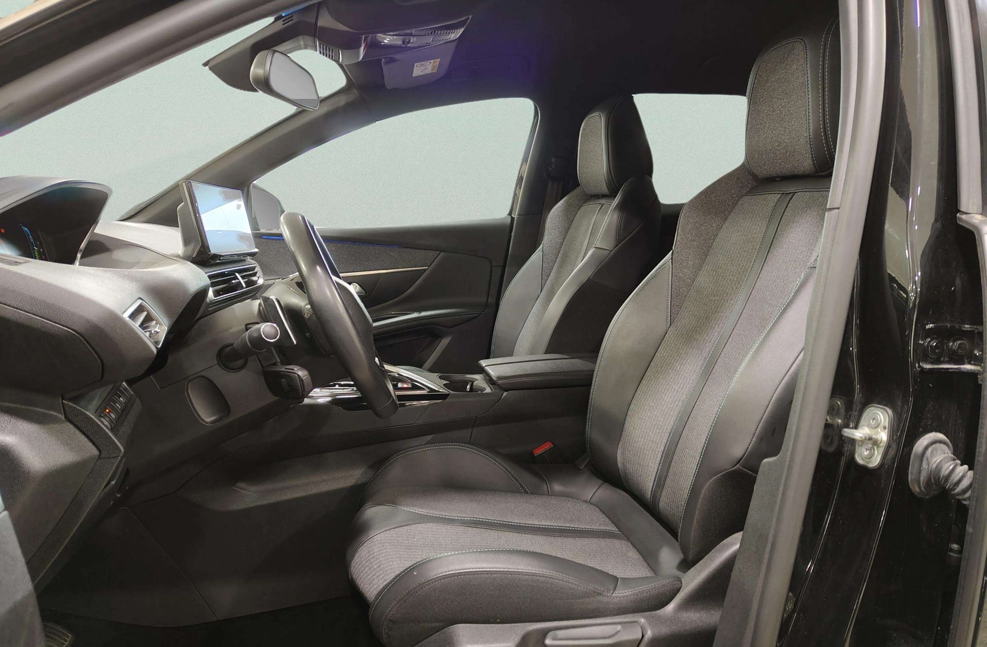 Peugeot 3008 300 Allure Pack e-EAT8 - foto 12