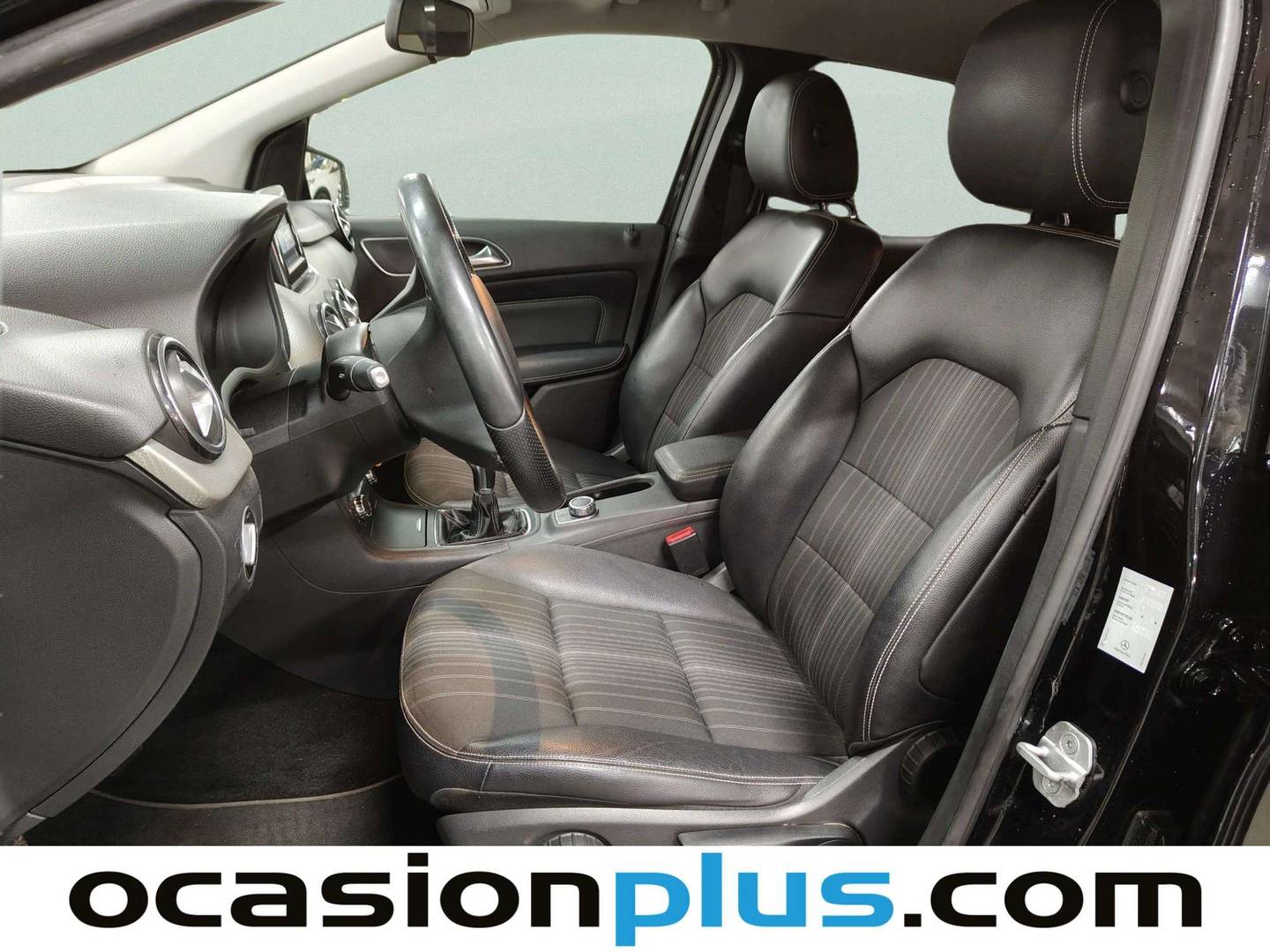 Foto asientos delanteros Mercedes Clase B Mercedes-Benz Clase B B 180 CDI Blue Efficiency (109 CV)