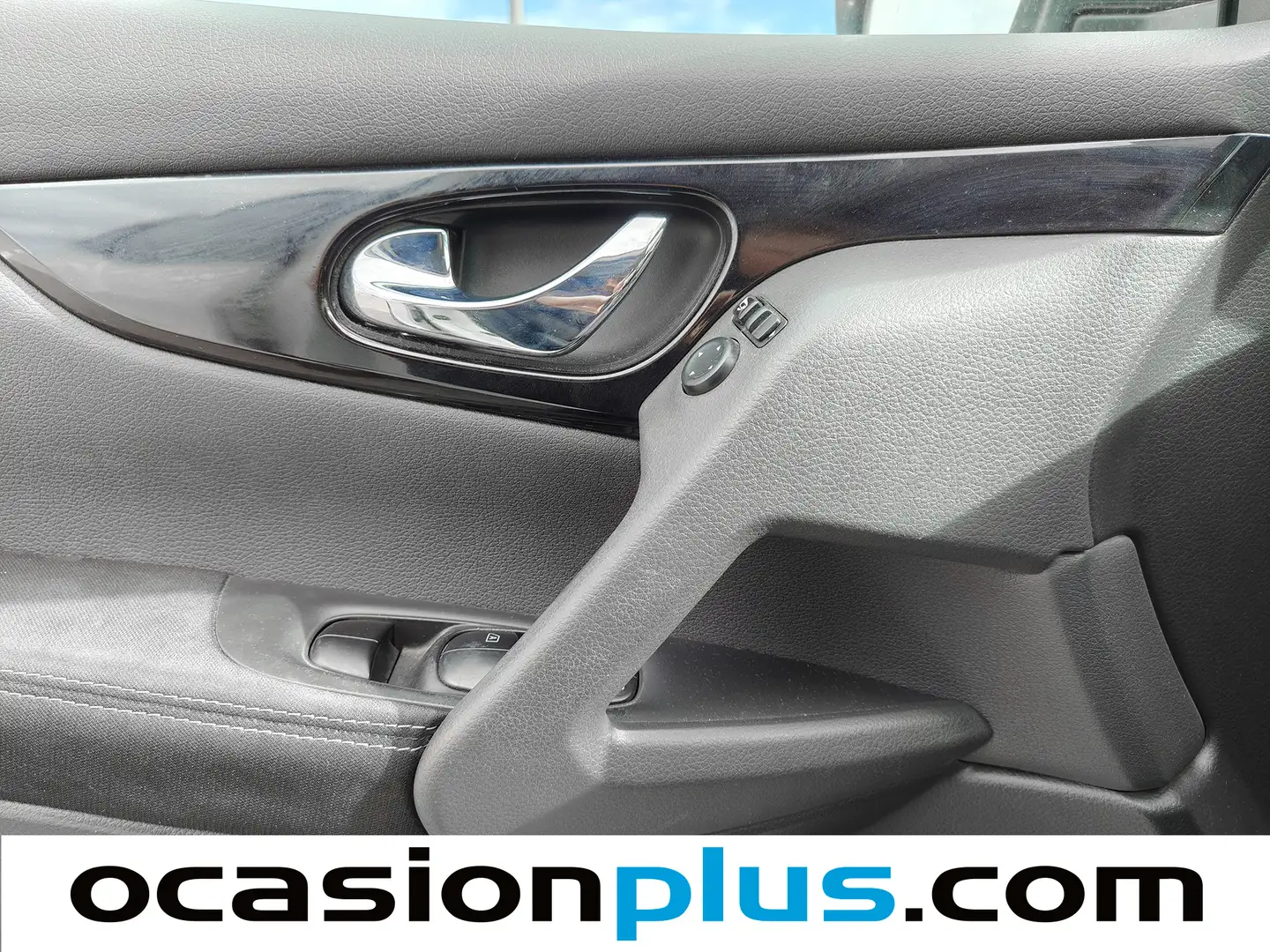 Foto Nissan QASHQAI Nissan Qashqai 1.2 DIG-T N-Connecta 4x2 XTronic (115 CV)