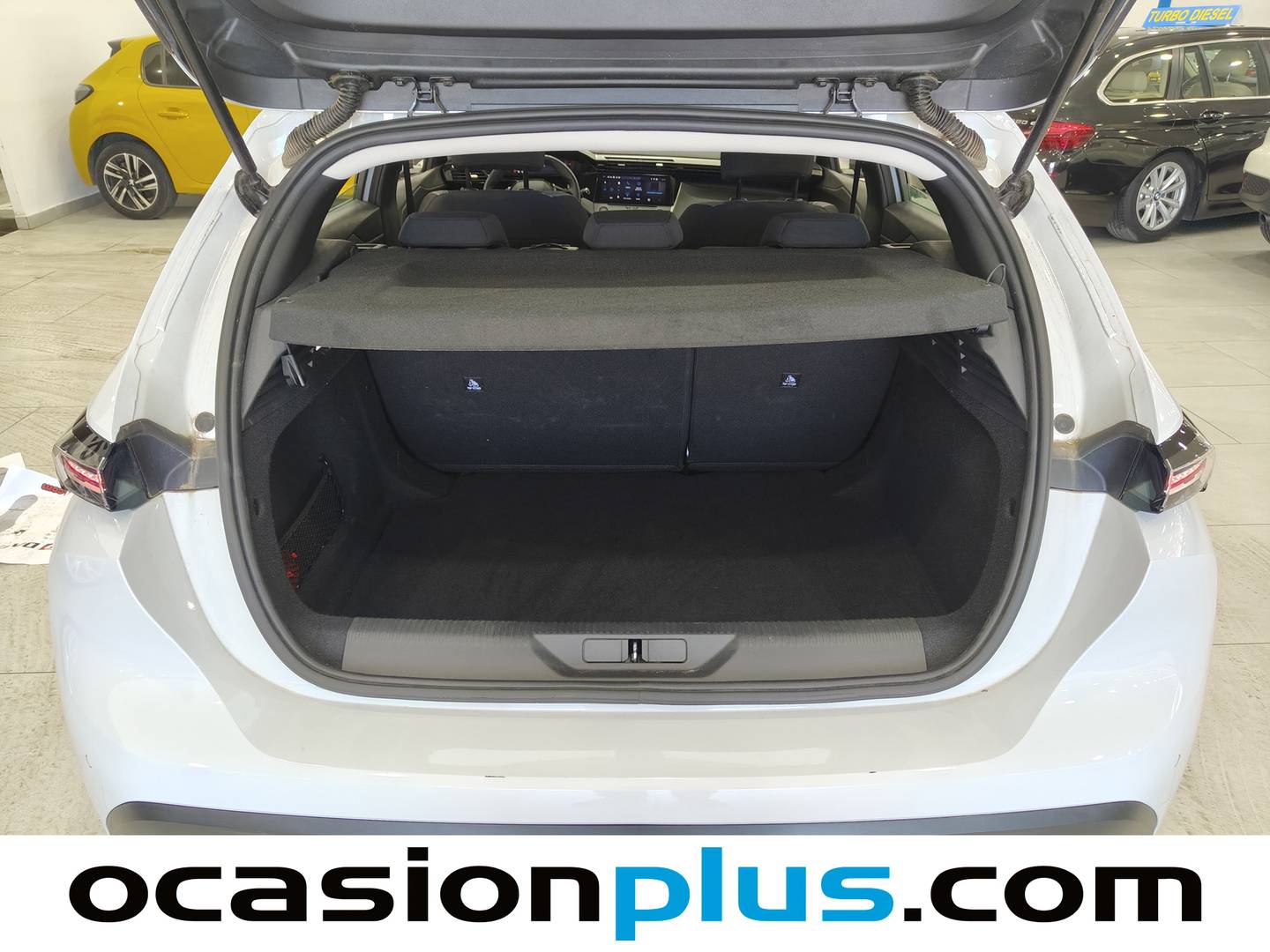 Foto Peugeot 308 Peugeot 308 PureTech 130 S&S Active Pack EAT8  (130 CV)