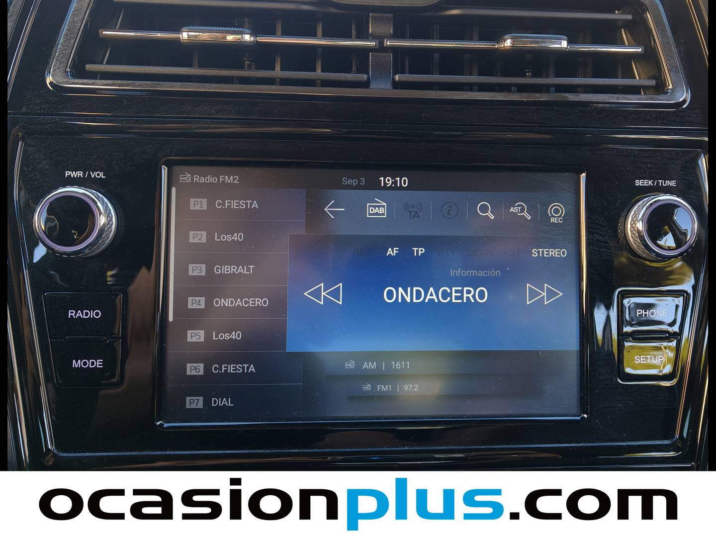 Foto SsangYong Tivoli Ssangyong Tivoli G15T Limited Auto (163 Cv)