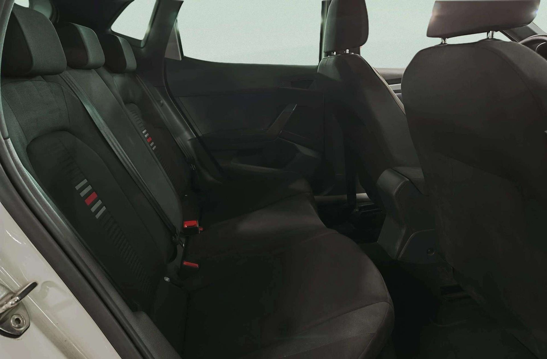 SEAT Ibiza 1.0 TSI FR Plus DSG - foto 17