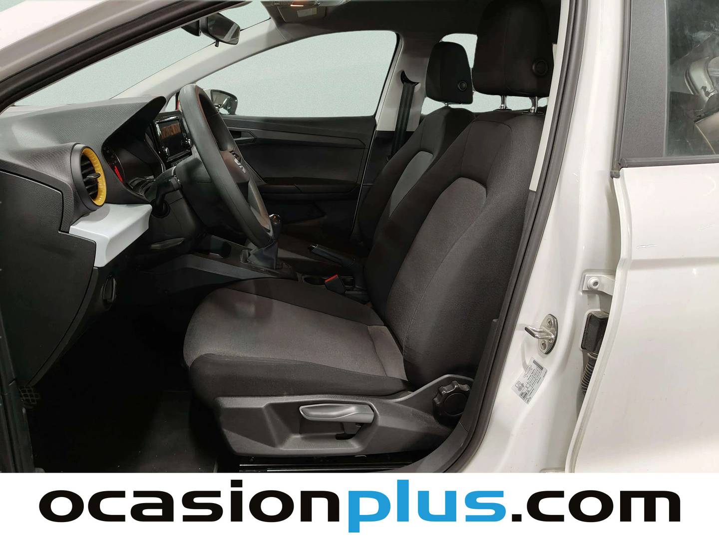 Foto asientos delanteros Seat Ibiza Seat Ibiza 1.0 MPI S&S Reference XL Edition (80 CV)