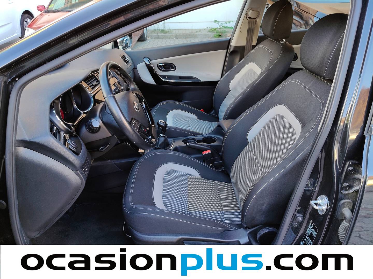 Foto asientos delanteros KIA Ceed KIA Ceed 1.4 CRDi WGT x-Tech16 (90 CV)