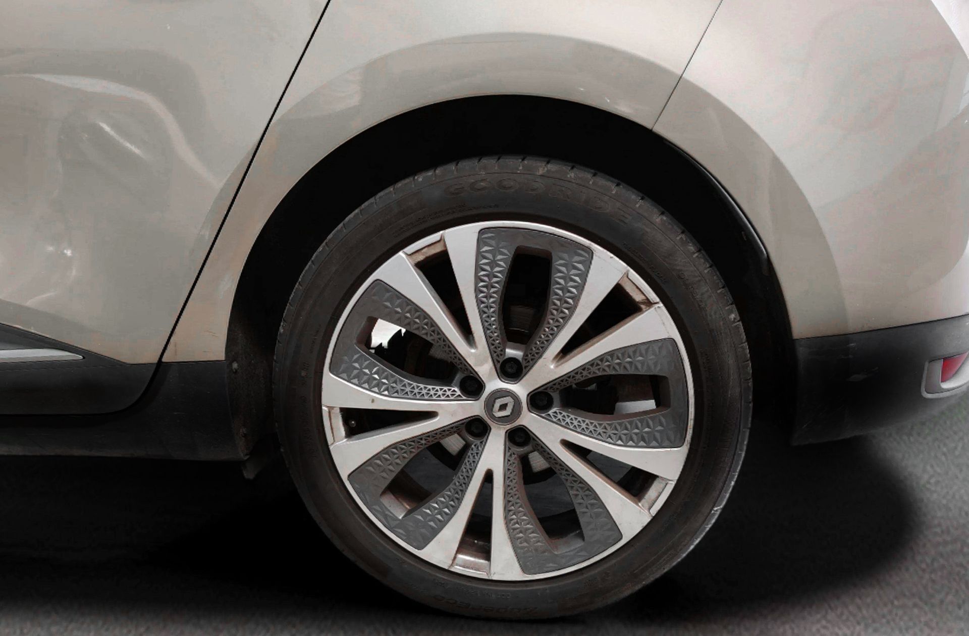 Renault Grand Scénic Zen dCi 7 plazas - foto 41