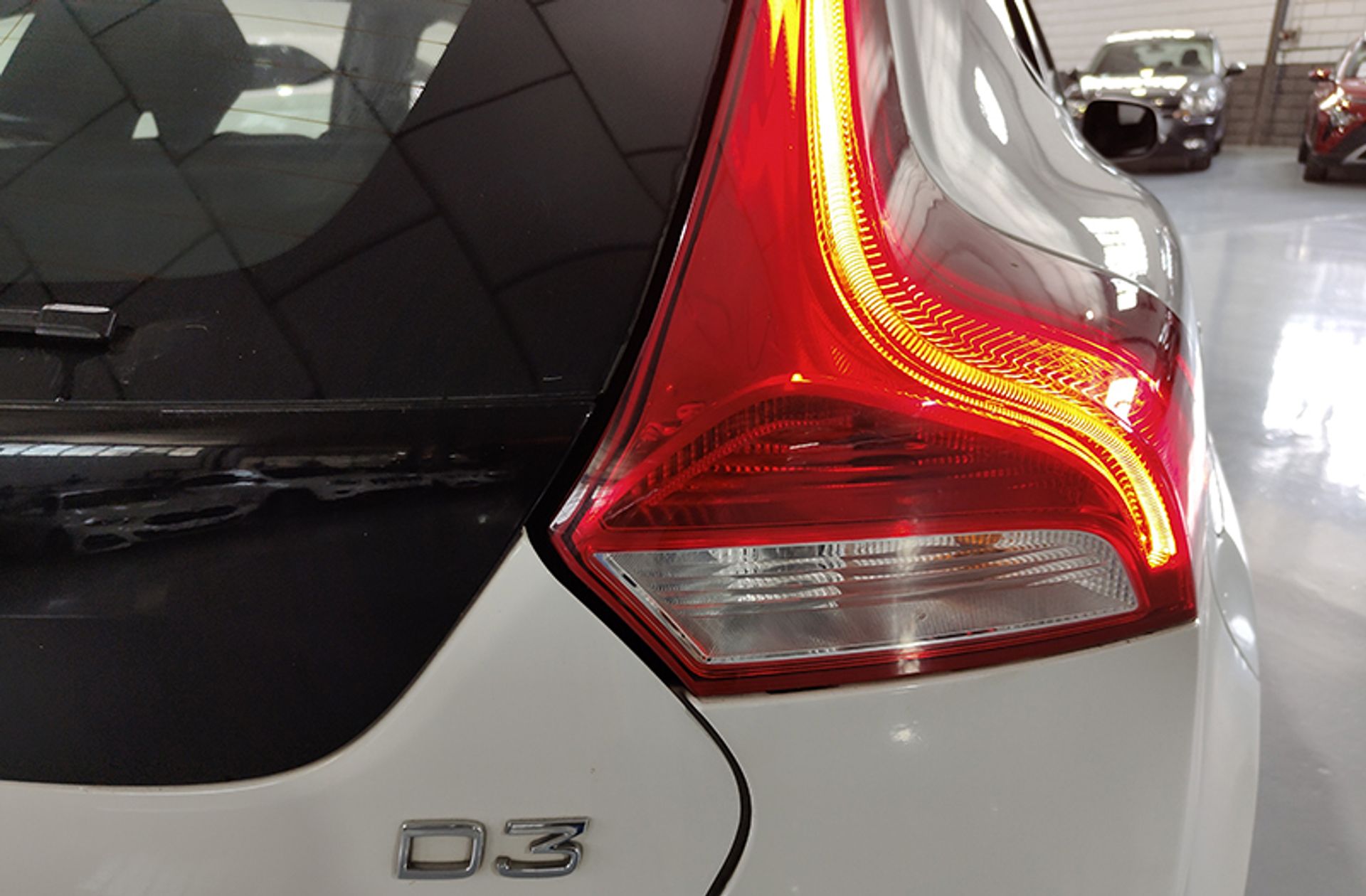 Volvo V40 D3 Momentum - foto 14