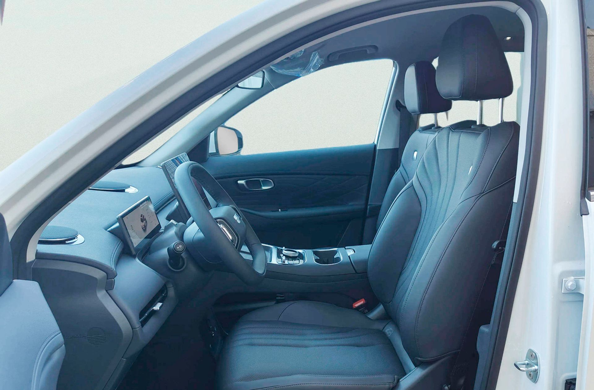 Geely Starray EM-i 1.5 PHEV Pro - foto 11